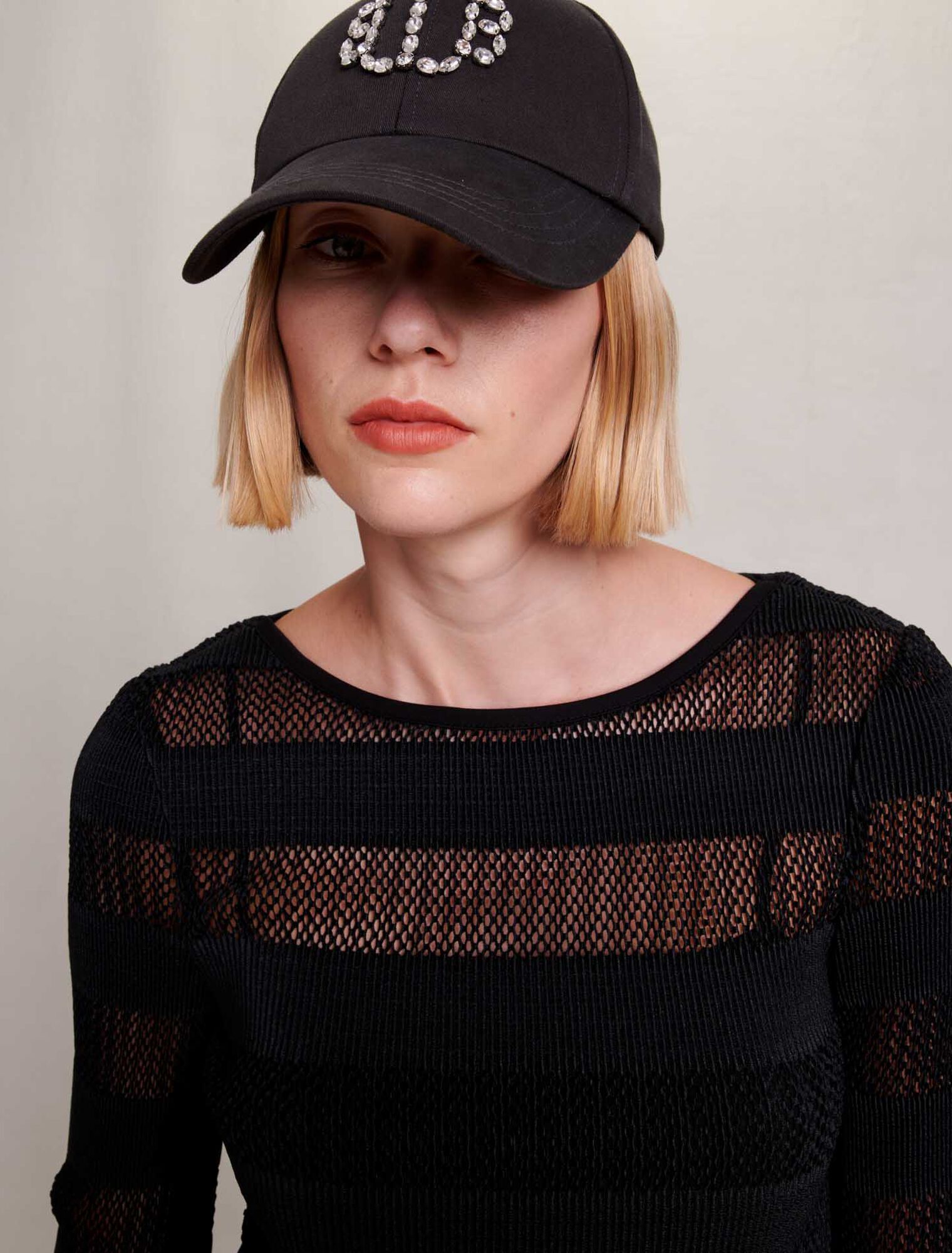 Robe courte en maille ajourée