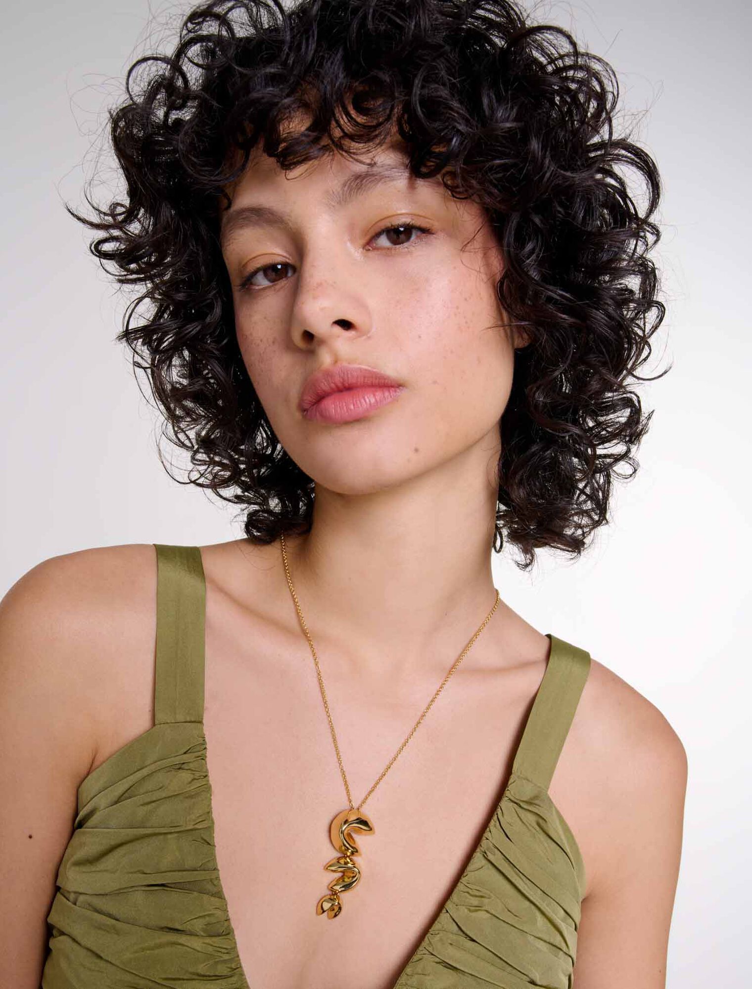 Robe en taffetas ajourée