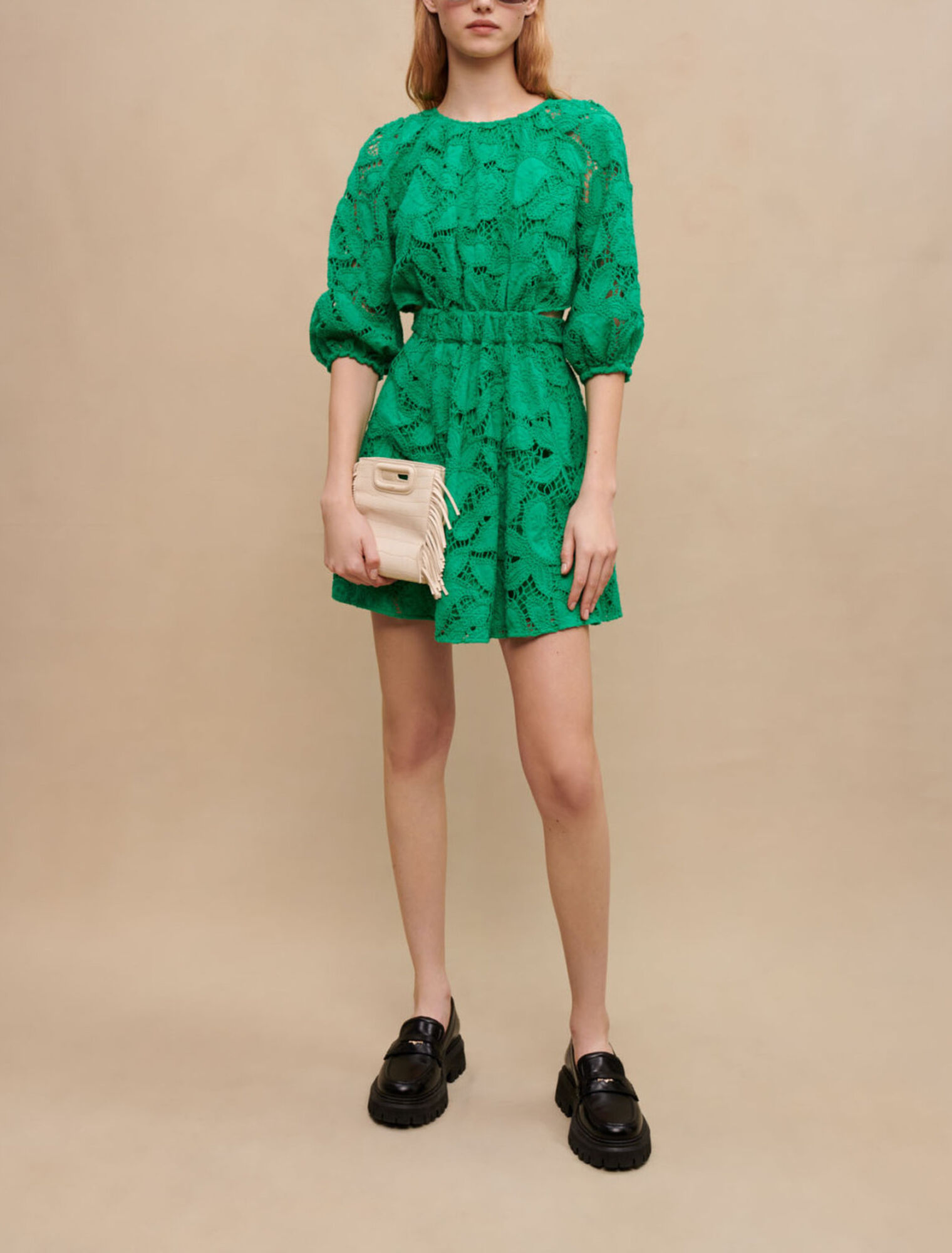 Robe courte en coton brodé