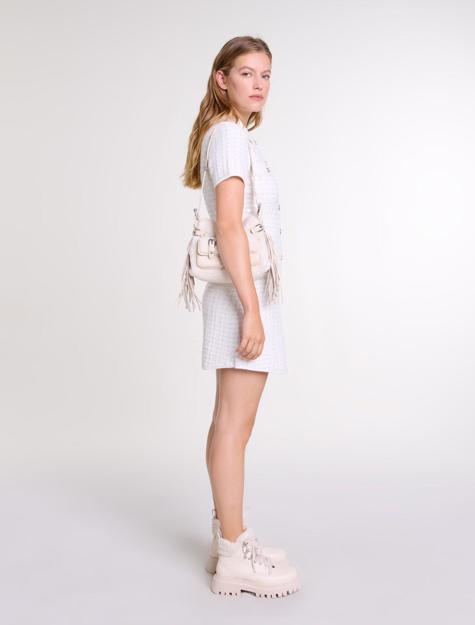 Robe courte en maille à sequins