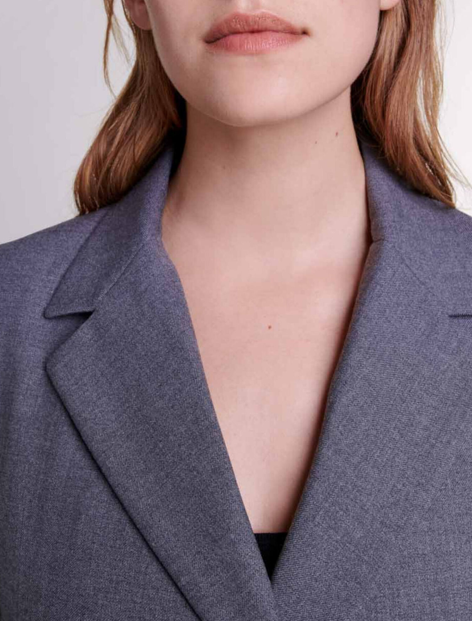 Veste de tailleur à ceinture chaîne