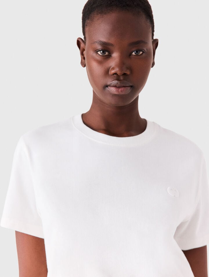 Tee shirt avec petit logo brod&eacute;