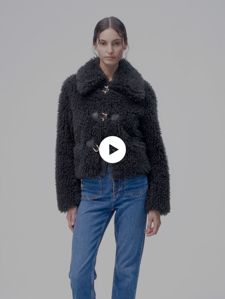 Manteau court en bouclette
