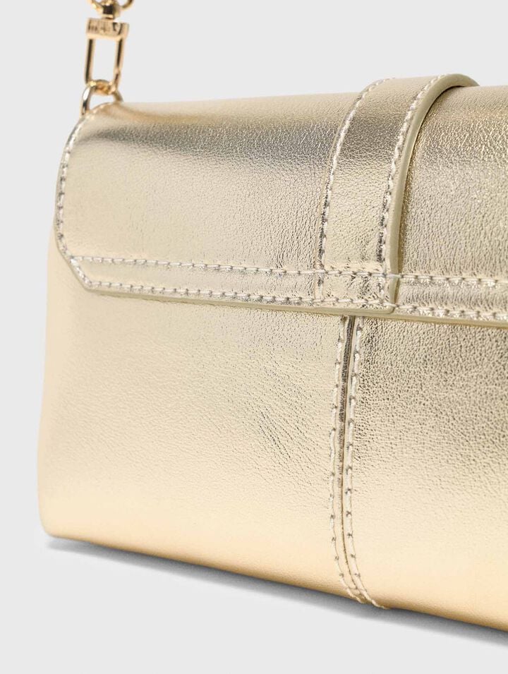 Miss M walk m&eacute;talis&eacute;