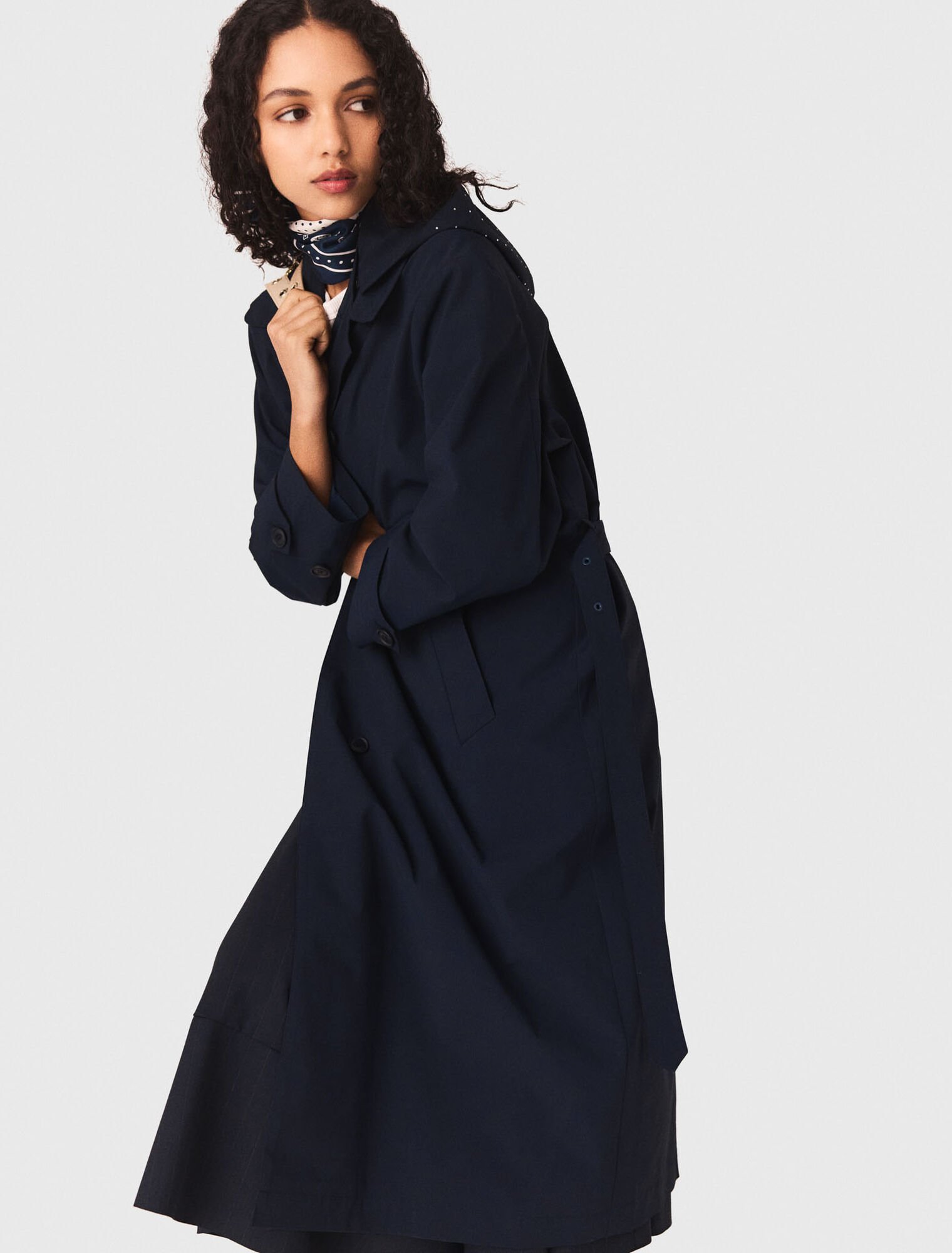 Trench &agrave; capuche strass&eacute;e amovible