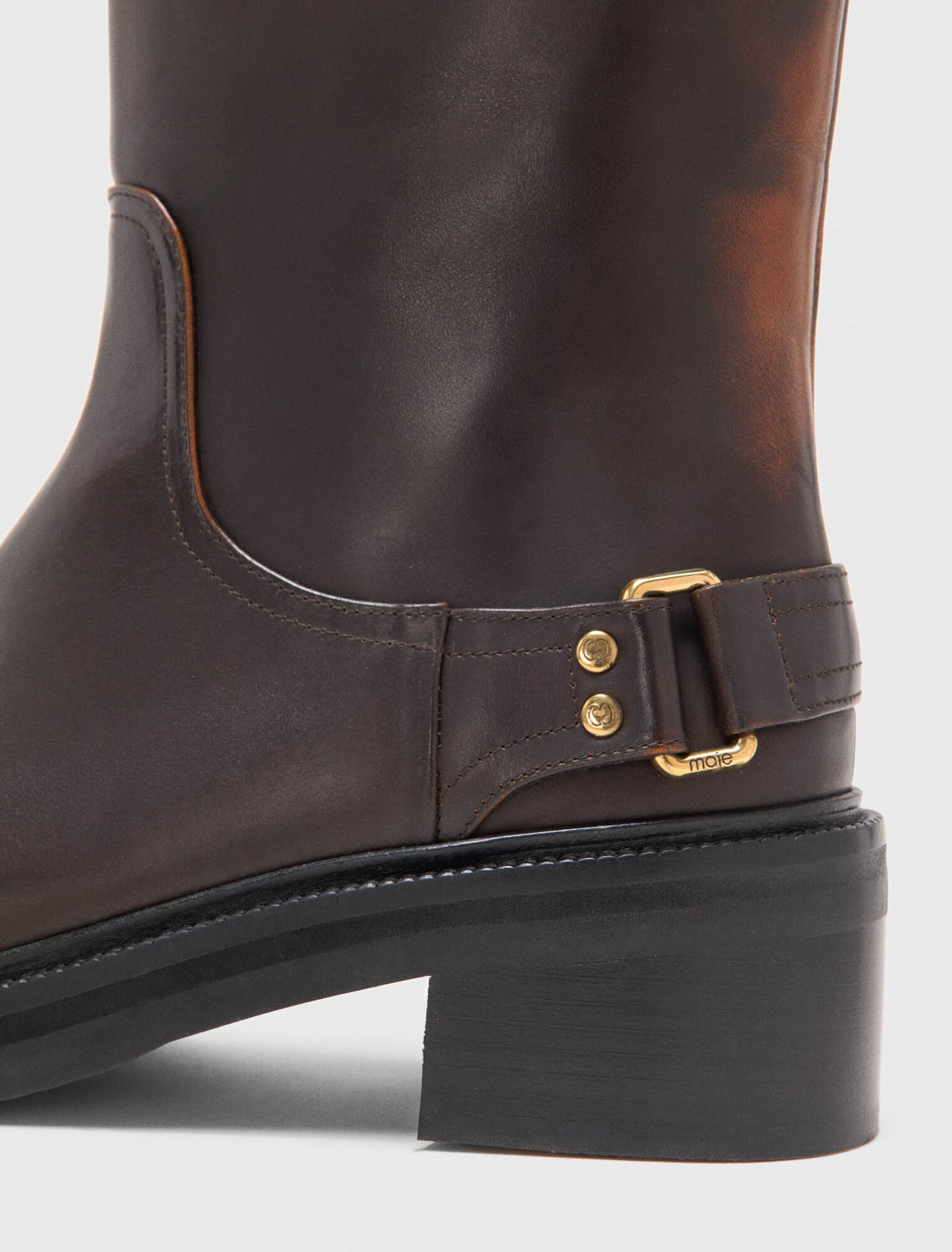 Bottines plates en cuir
