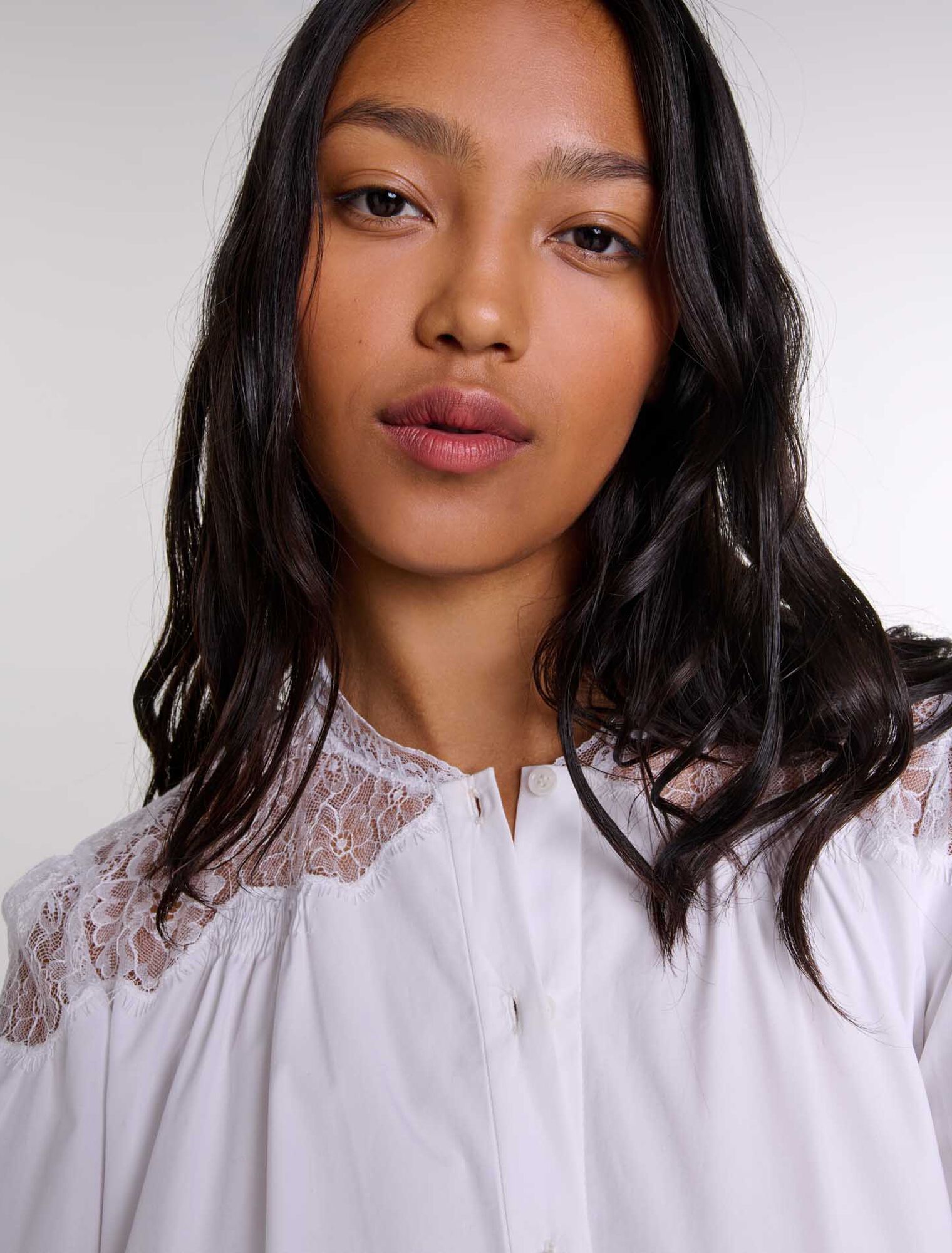 Chemise avec dentelle