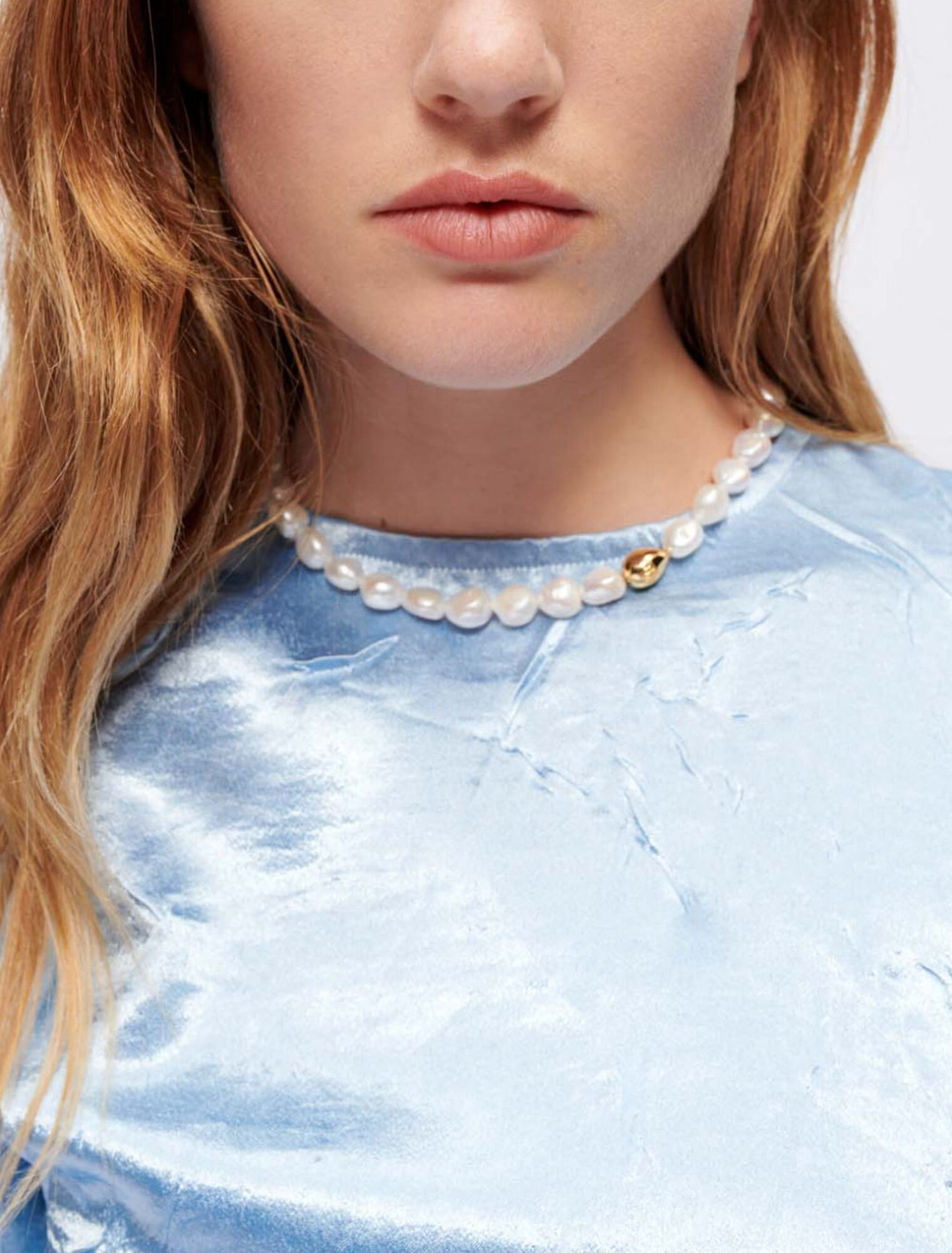 Robe en satin près du corps