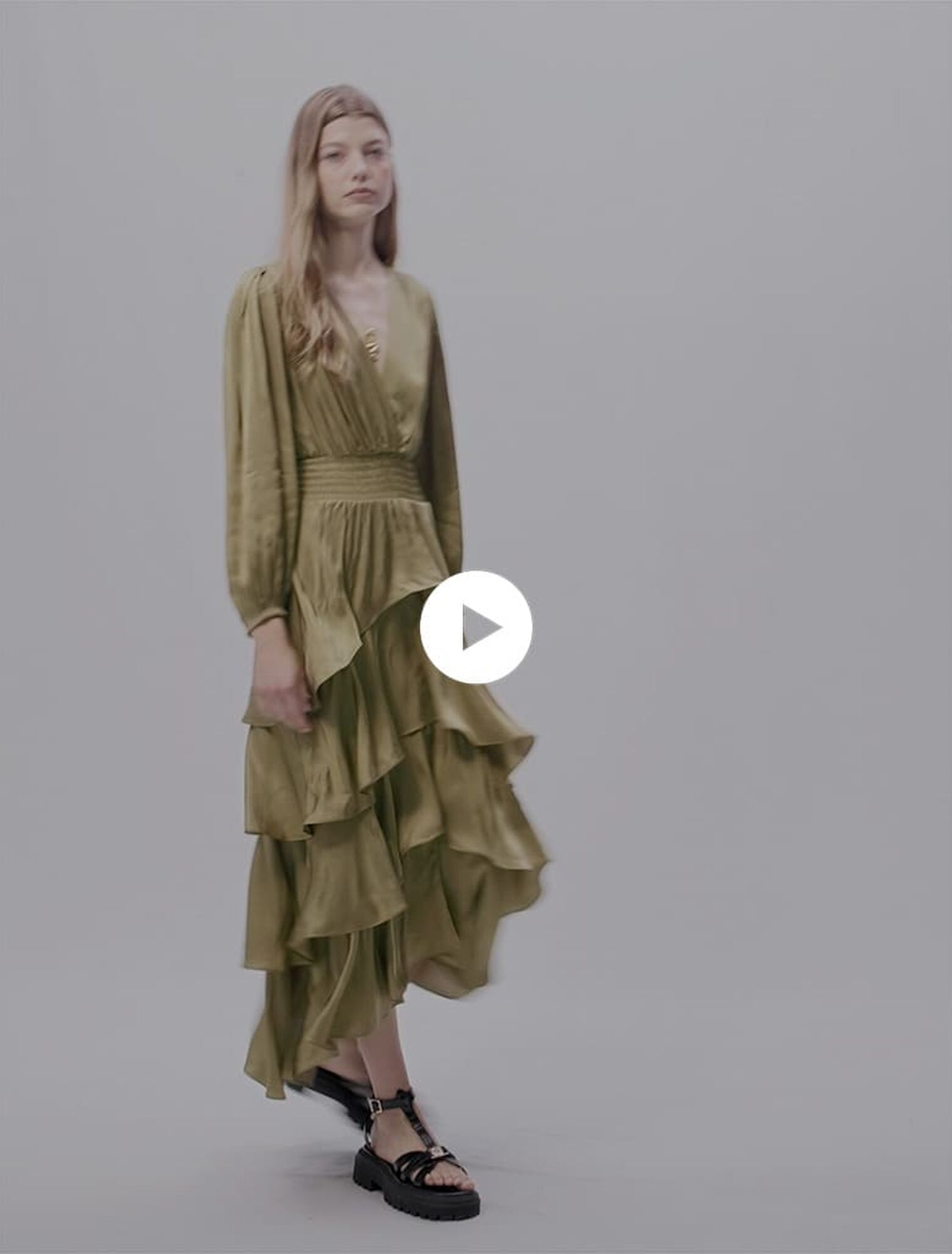 Robe longue à volants