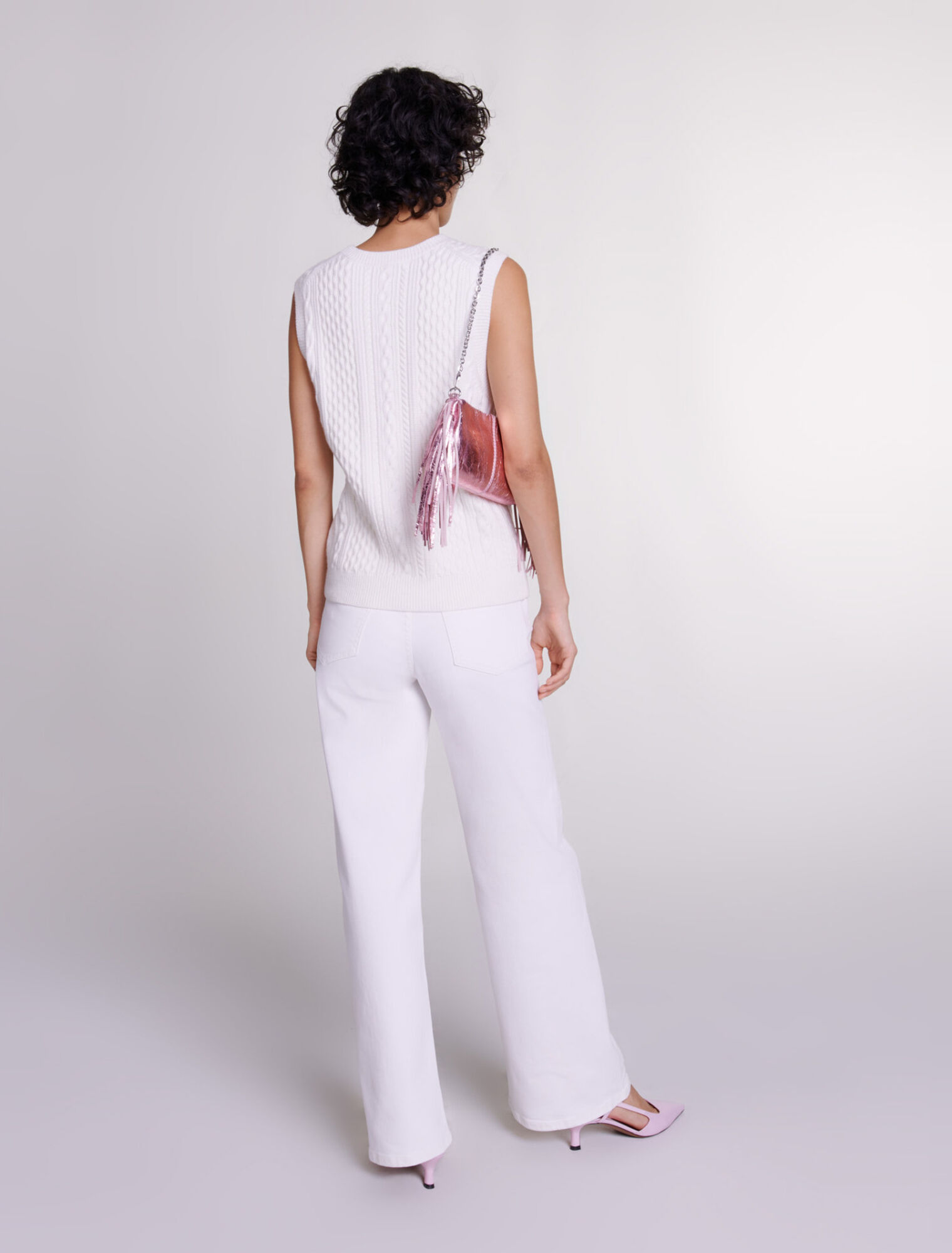 Pull sans manches orn&eacute; de fleurs