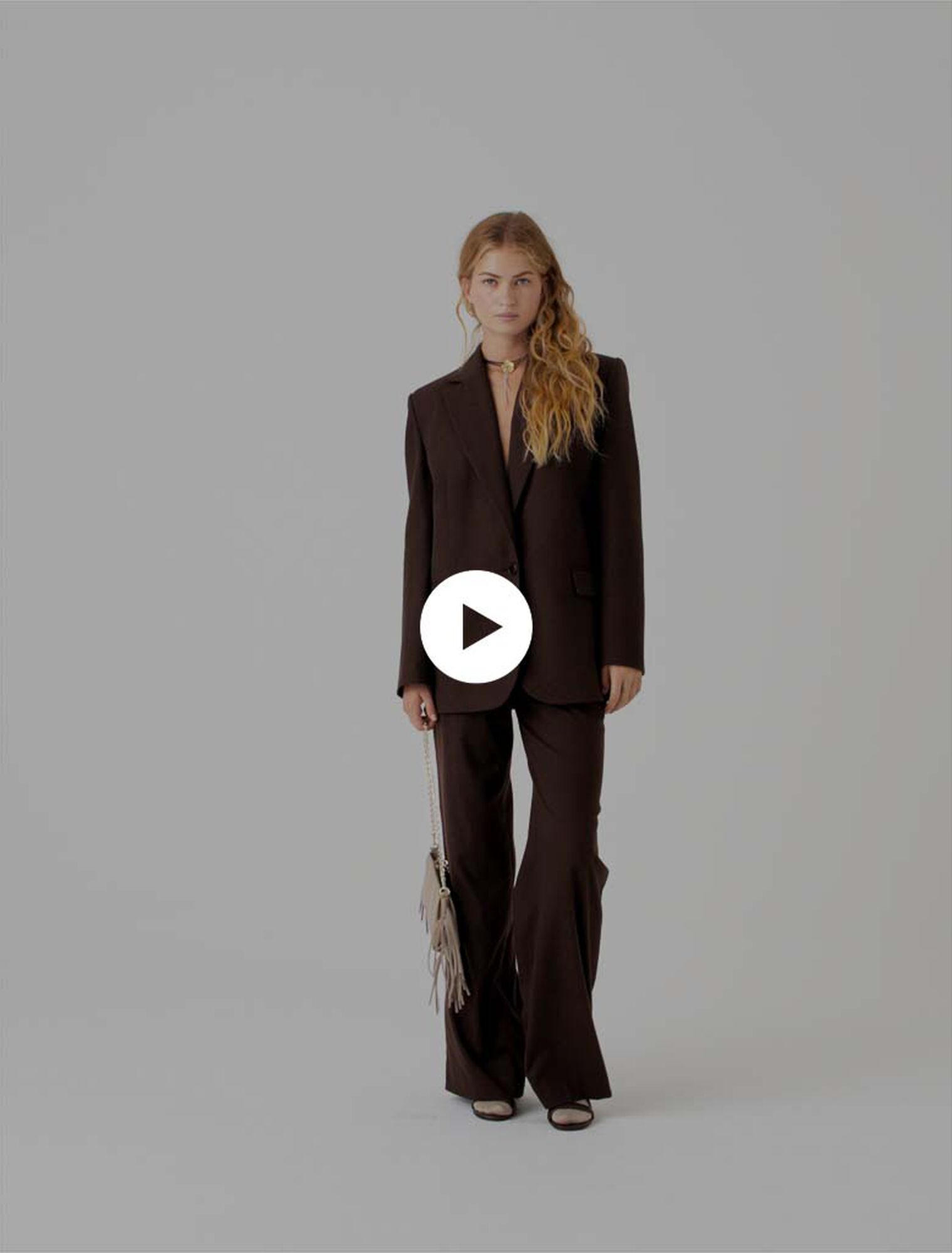 Veste de tailleur strass&eacute;