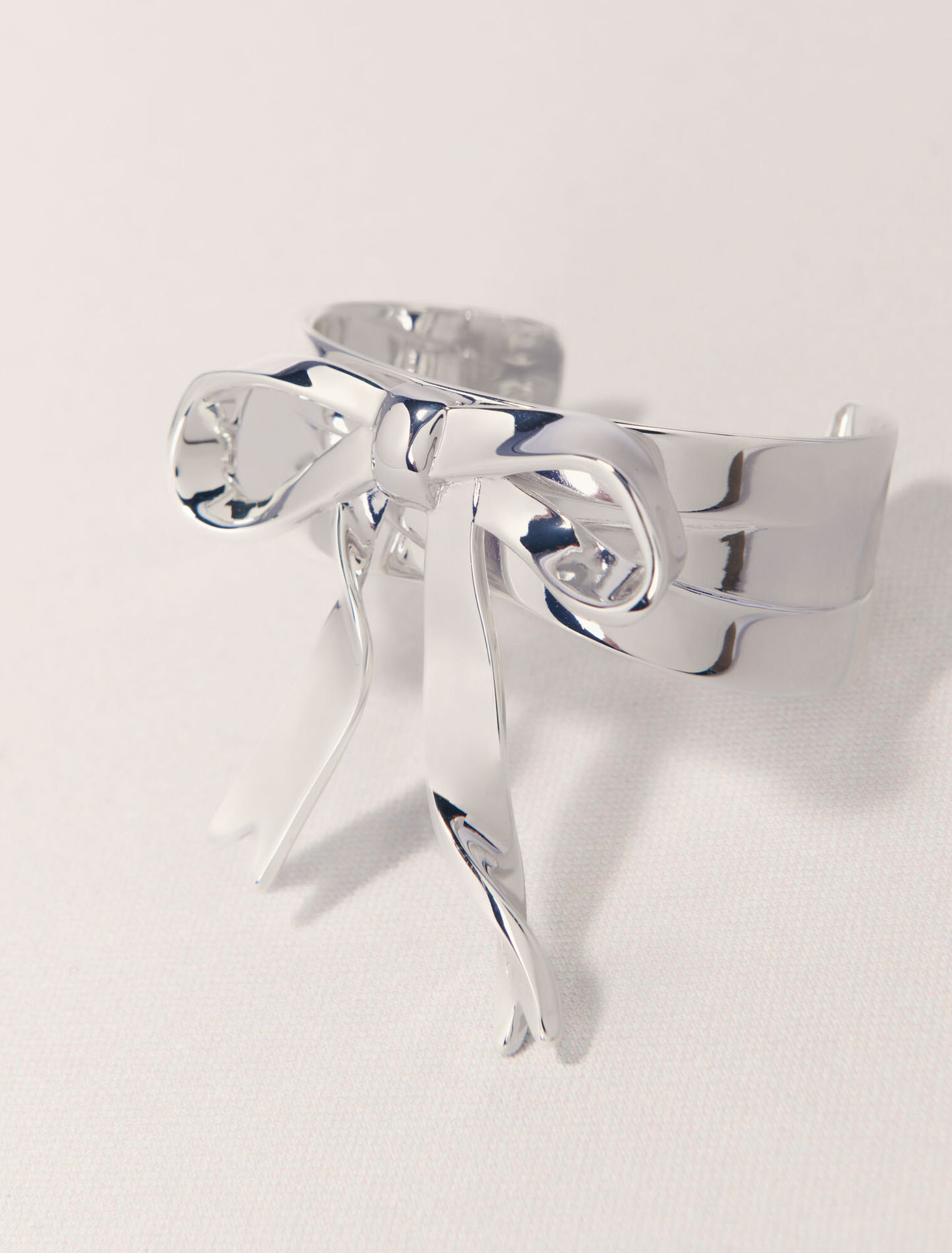 Manchette n&oelig;ud argent&eacute;e