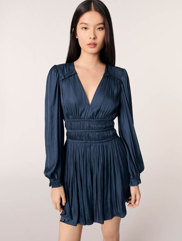 Robe courte satinée à volants