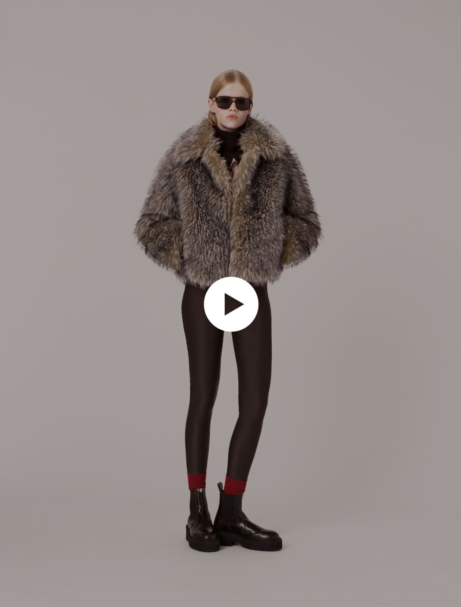 Manteau court en fausse fourrure