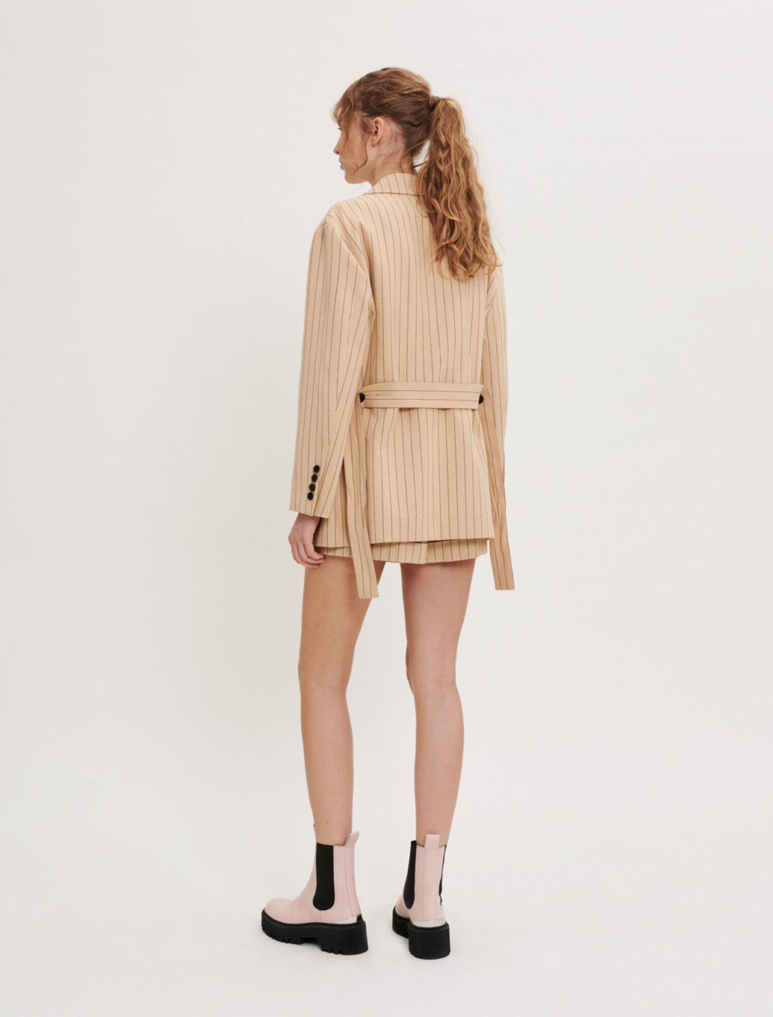 Veste à rayures ceinturée