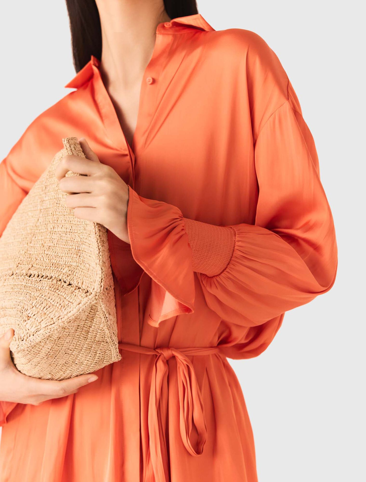 Robe courte satinée