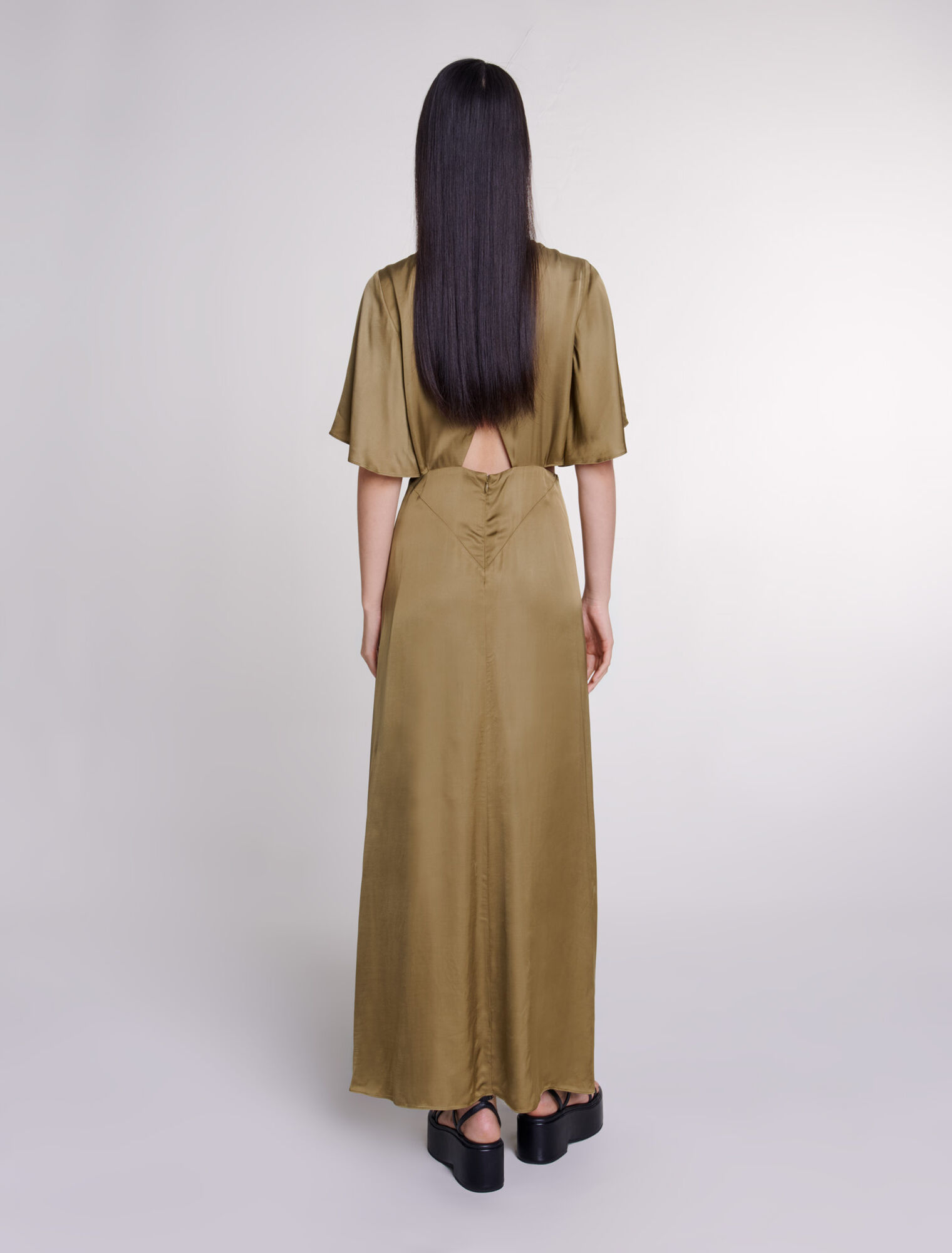 Robe longue satinée ajourée