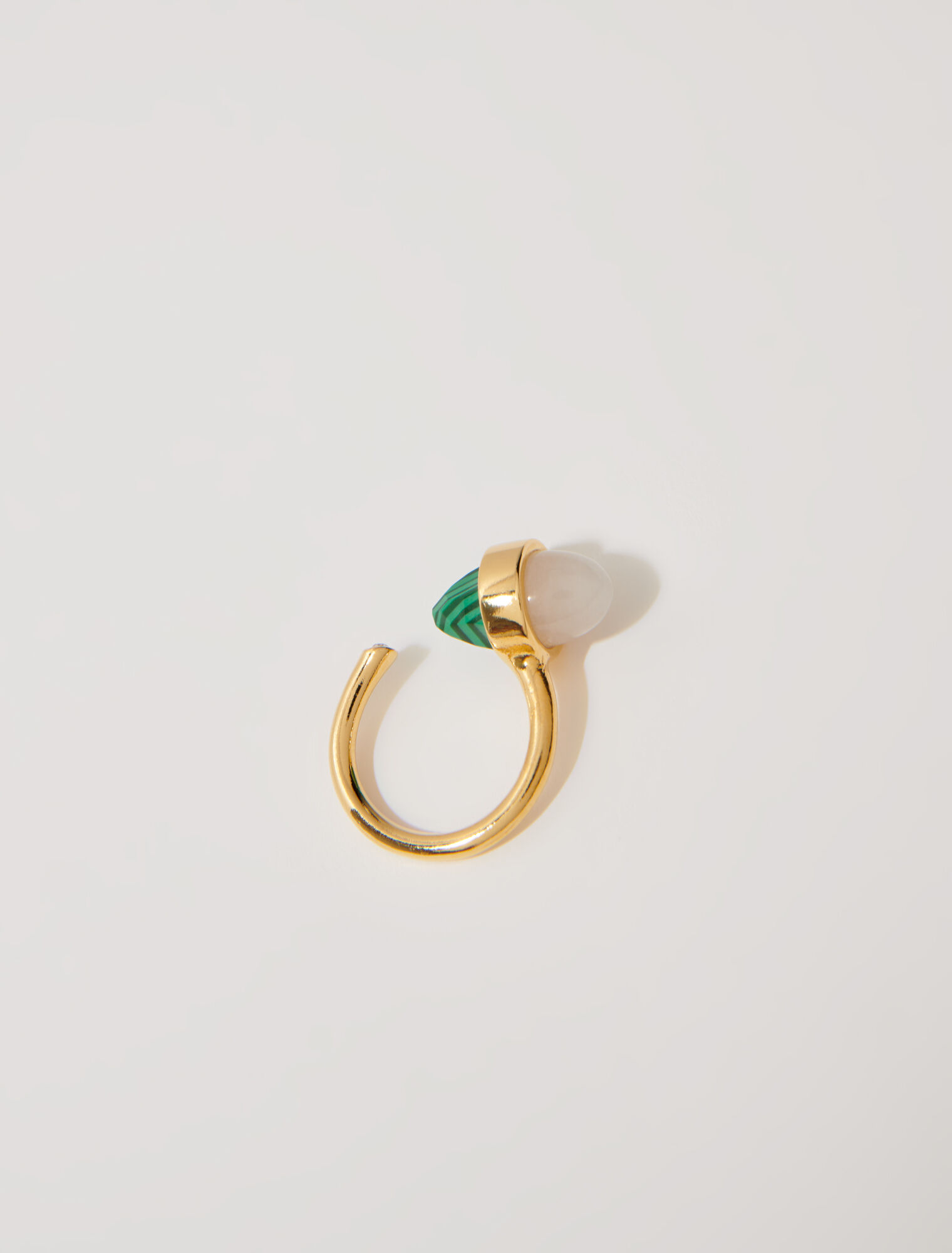 Bague ornée pierres naturelles