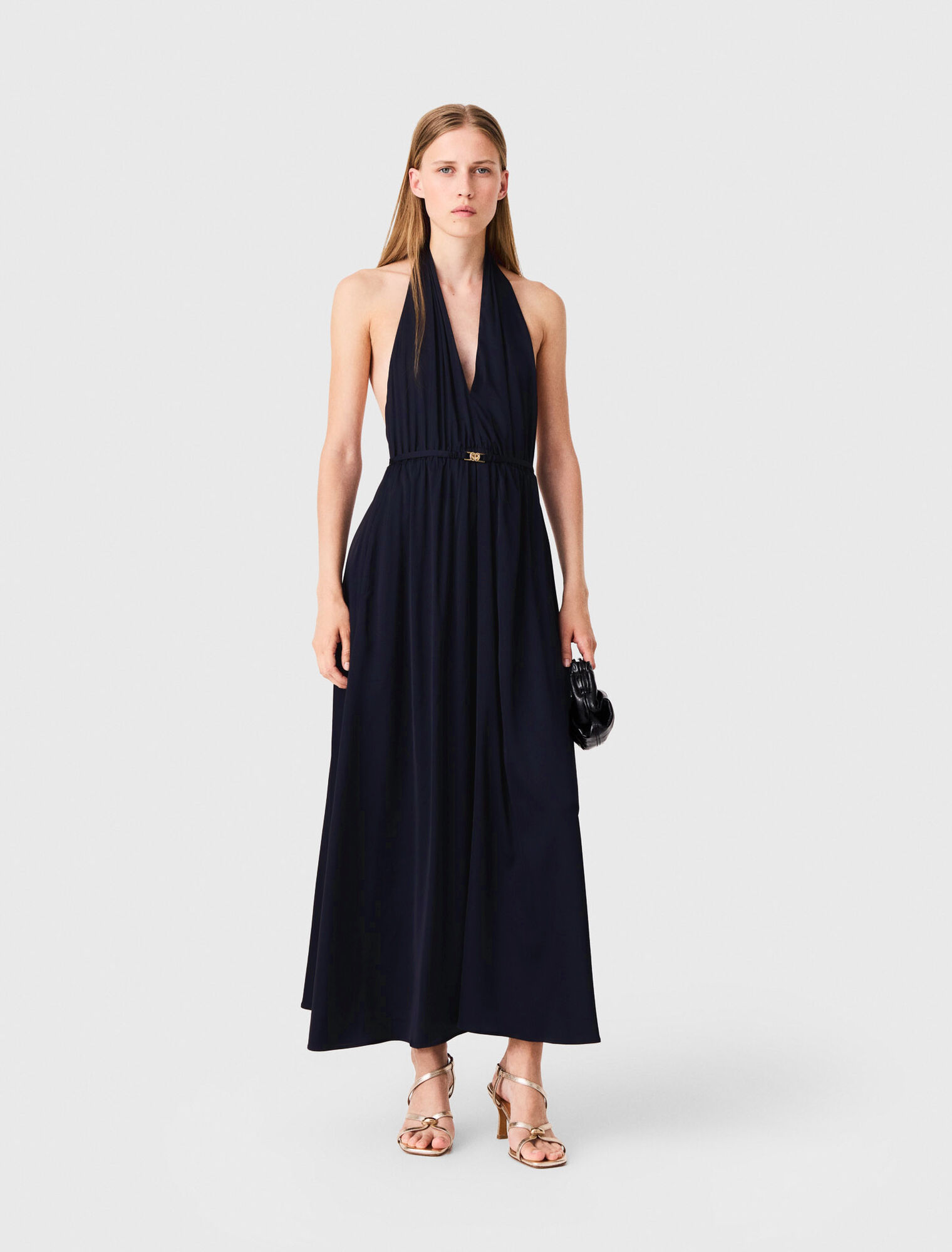 Robe longue pliss&eacute;e dos nu