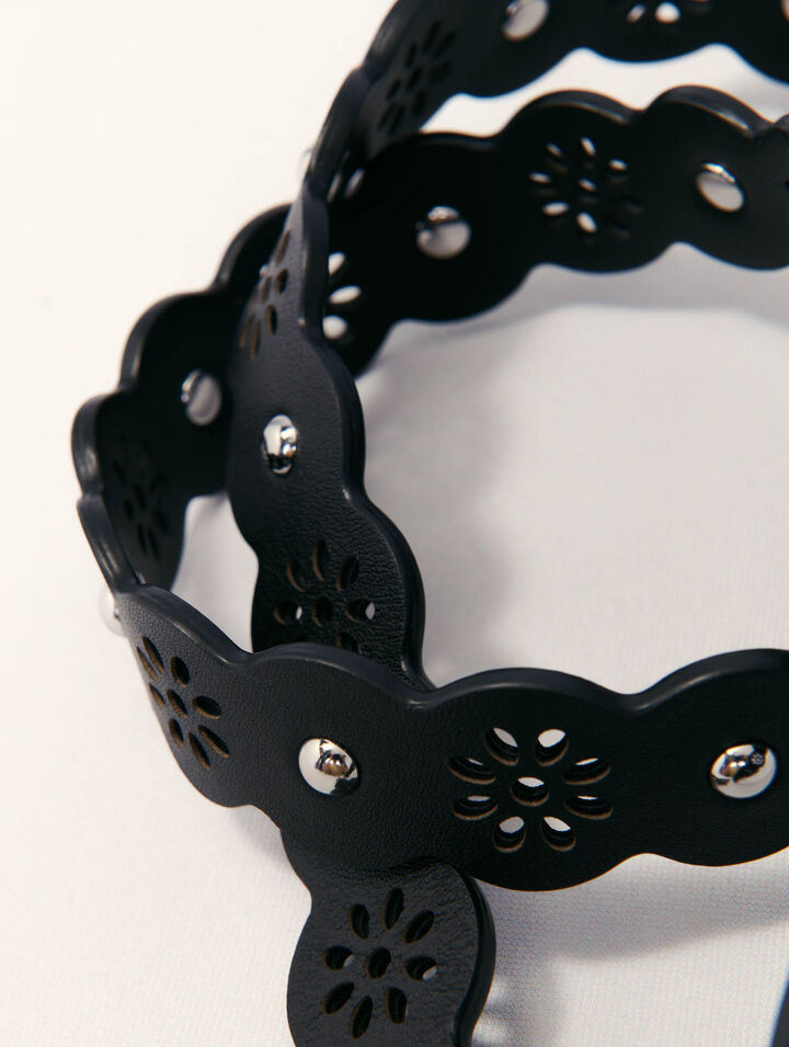 Strap façon fleur perforé