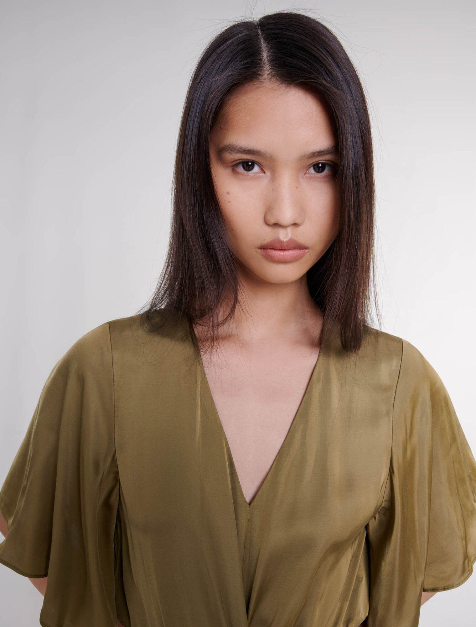 Robe longue satinée ajourée