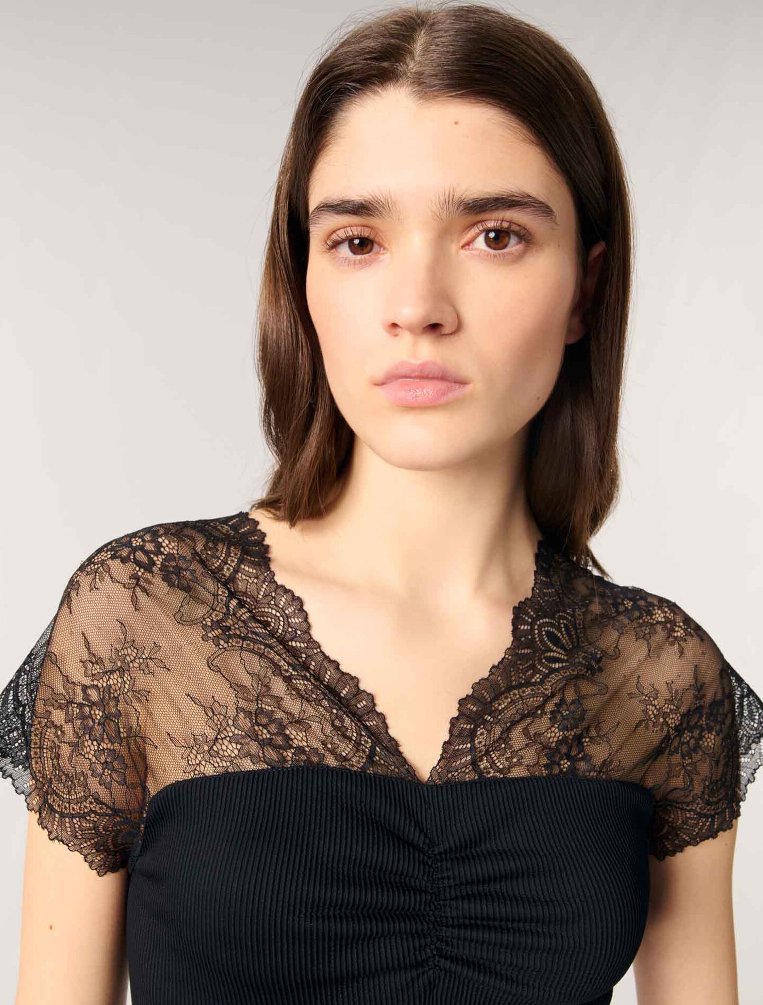 Top en jersey incrusté de dentelle