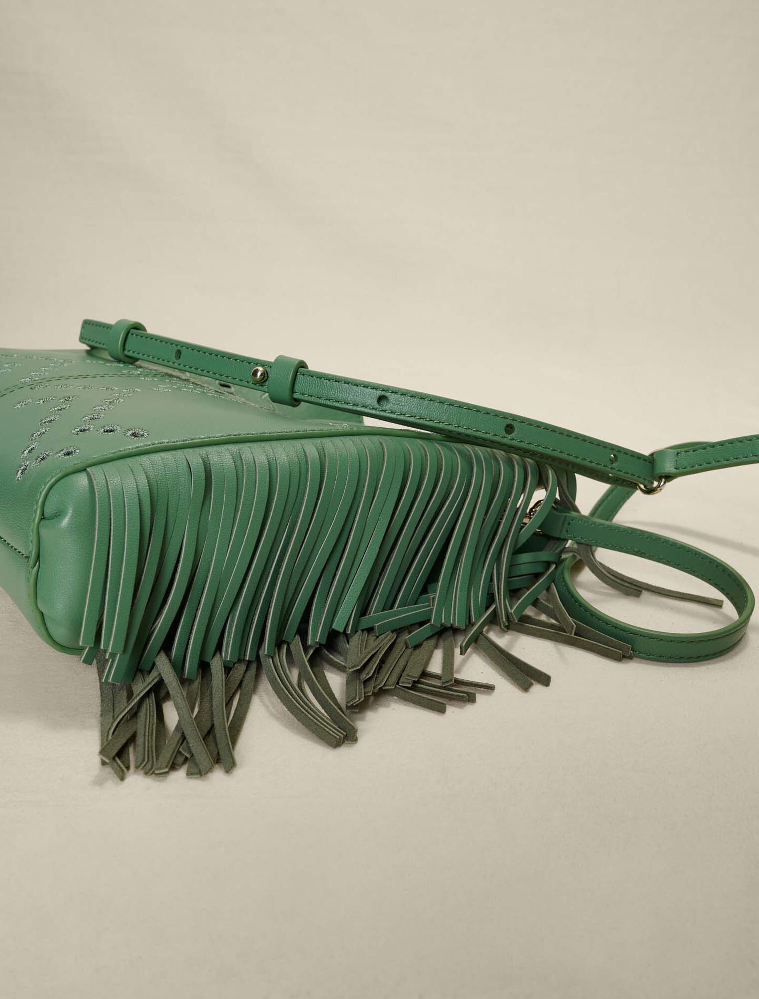 Sac M à franges en cuir perforé
