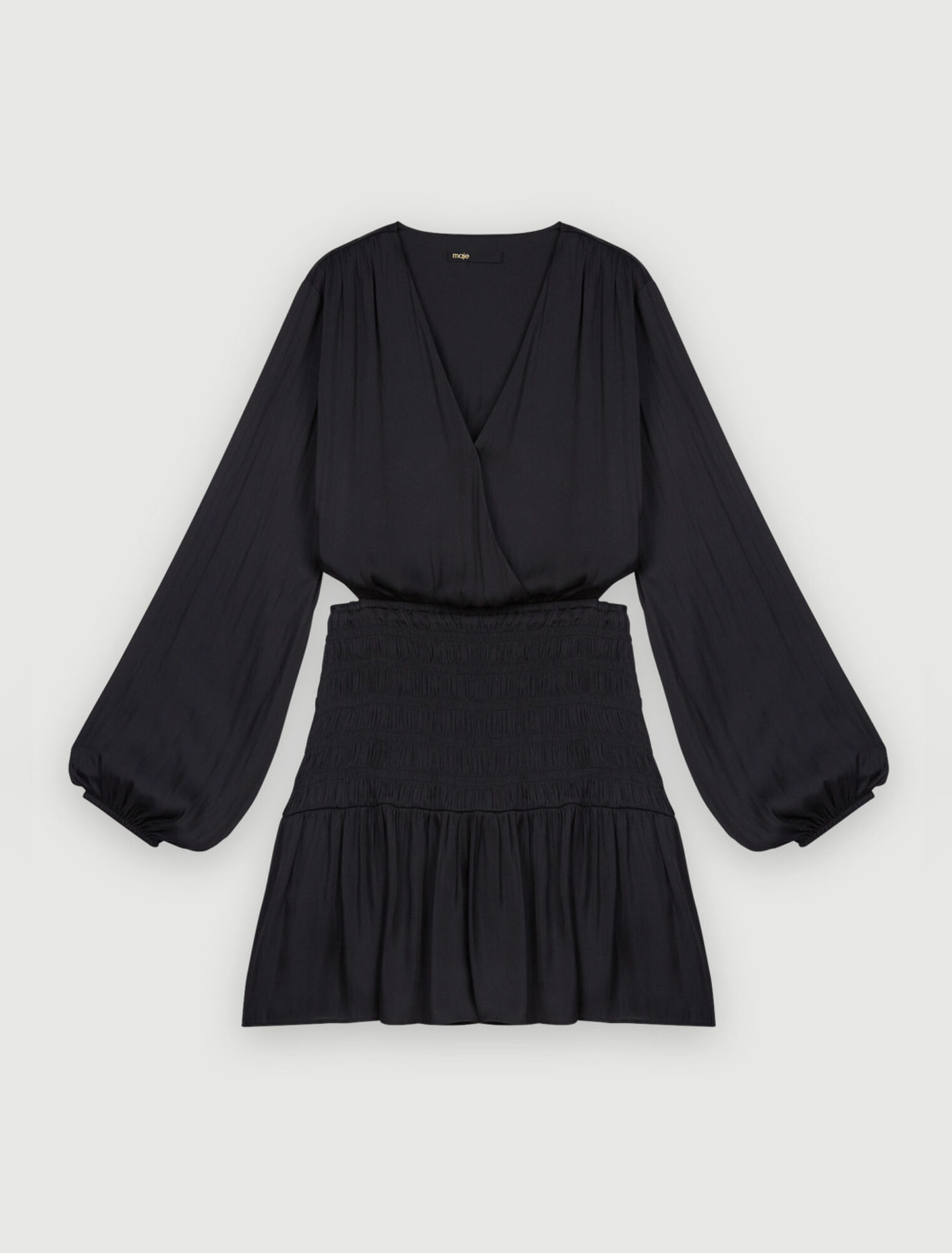 Robe en satin smockée