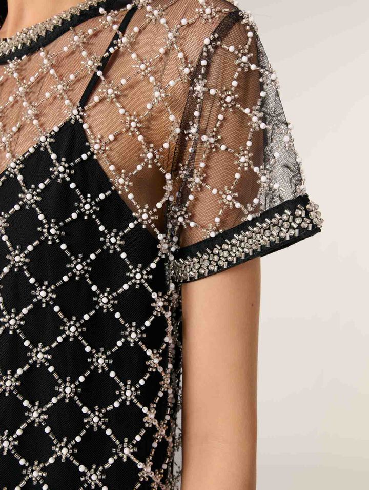 Robe courte en tulle brodé