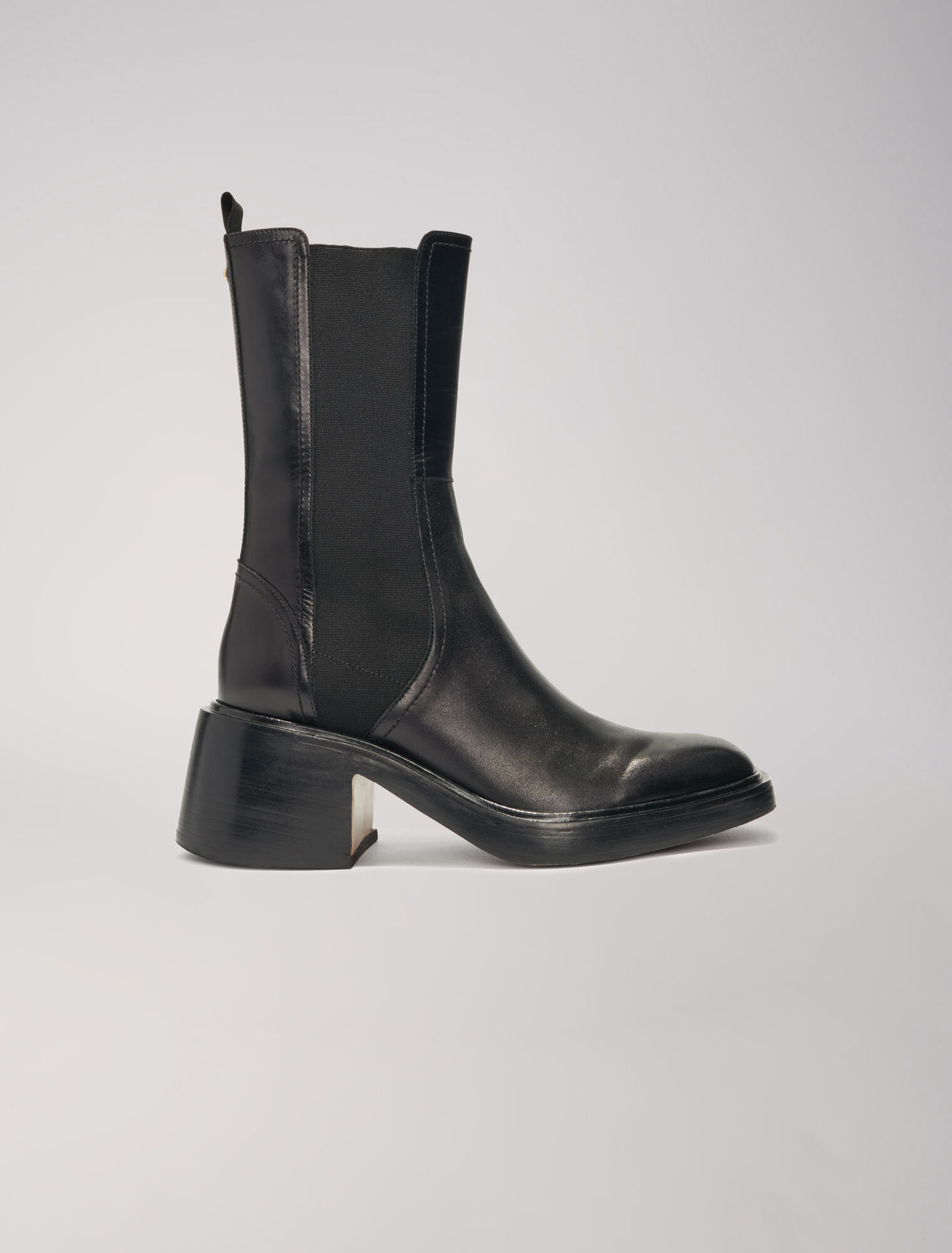 Bottines en cuir noir à bouts carrés