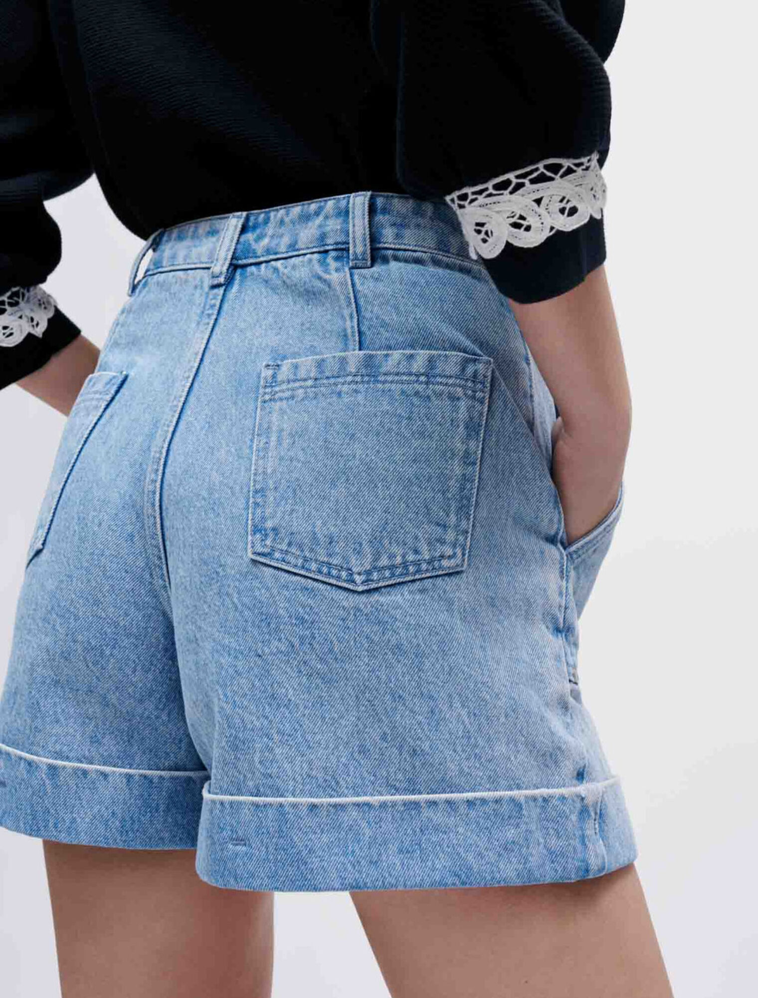 Short en jean à studs