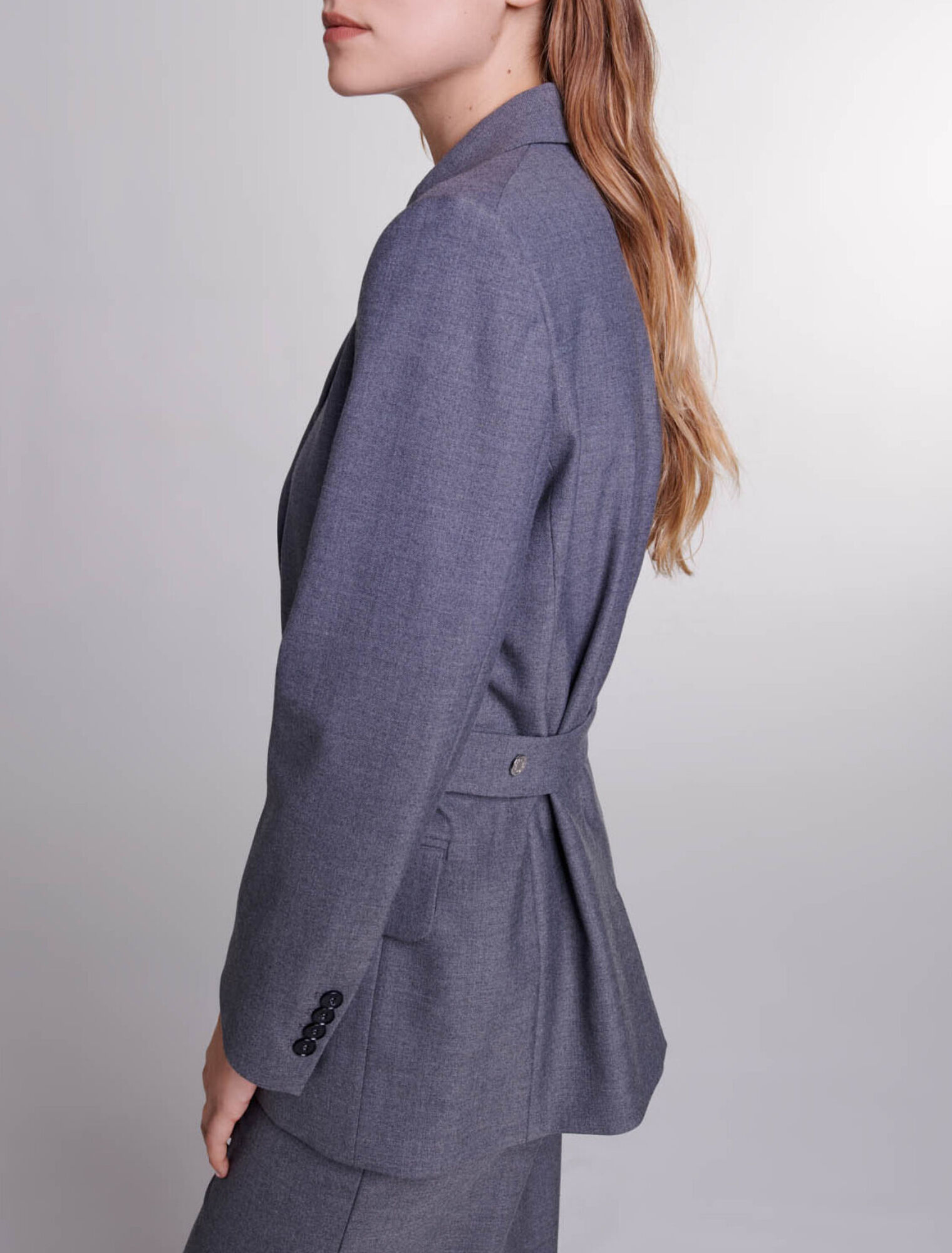Veste de tailleur à ceinture chaîne