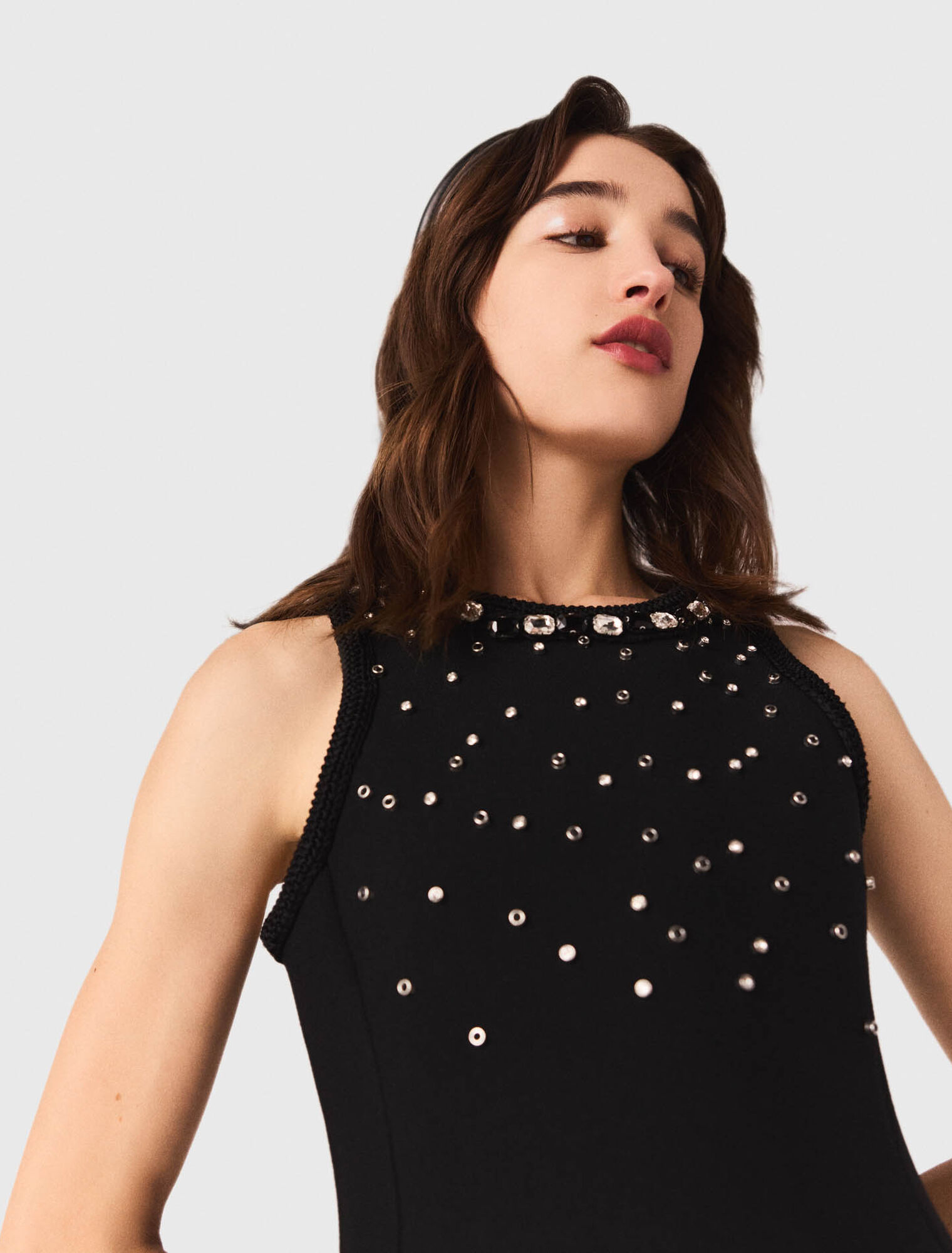 Robe patineuse et détails bijoux