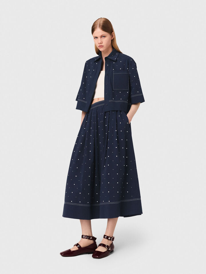 Chemise cropped ornée de clous