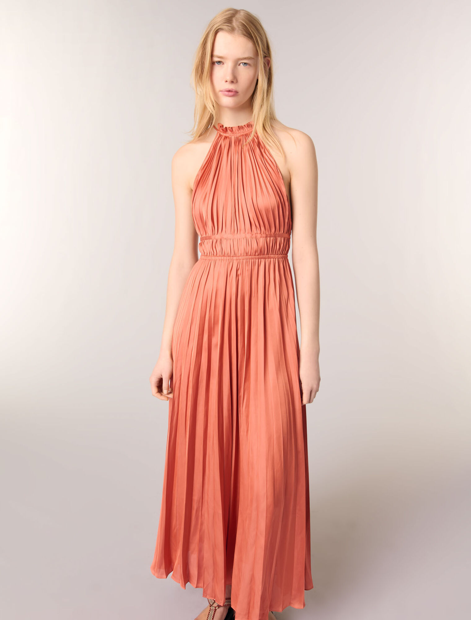 Robe longue plissée