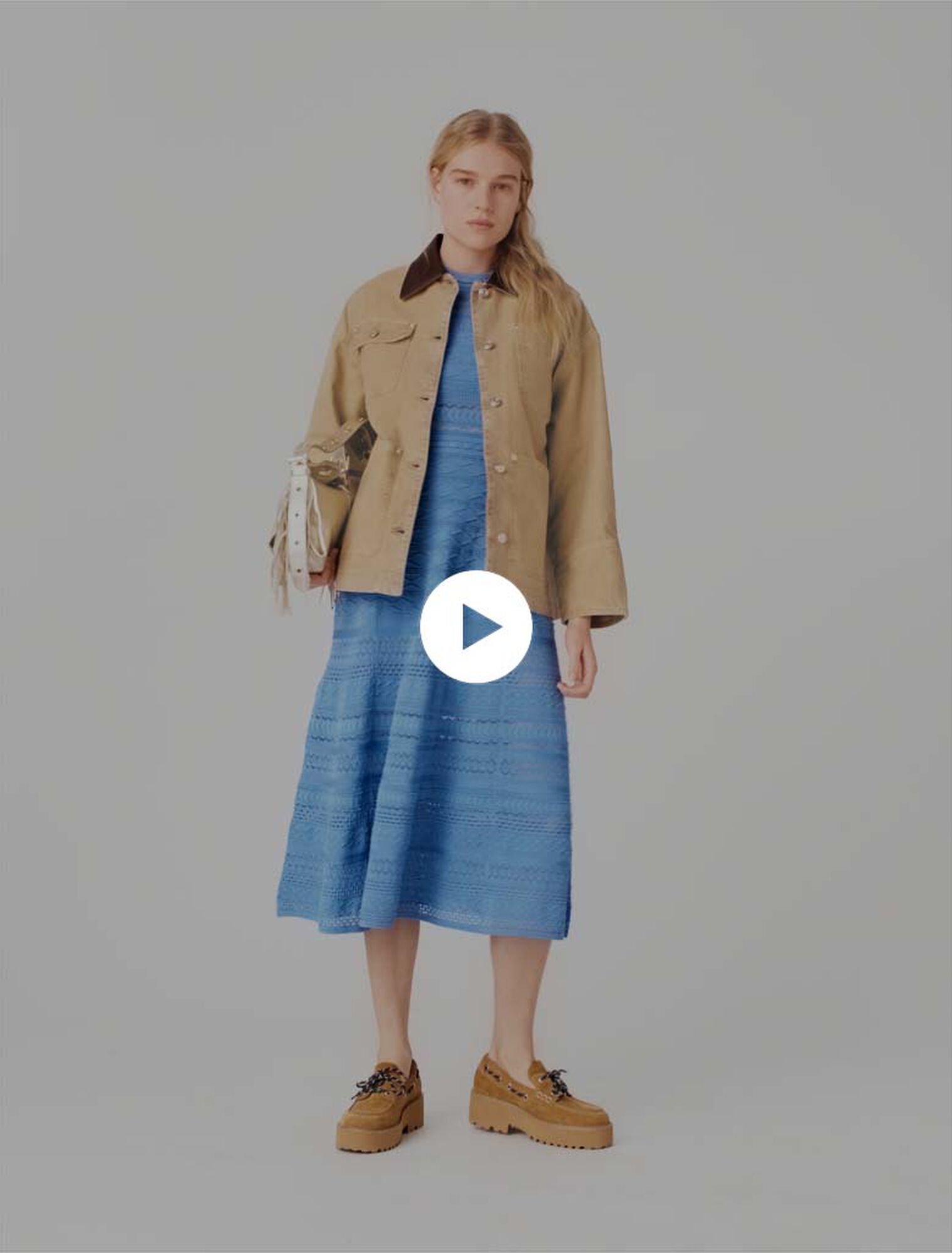 Veste en denim avec dos pliss&eacute;