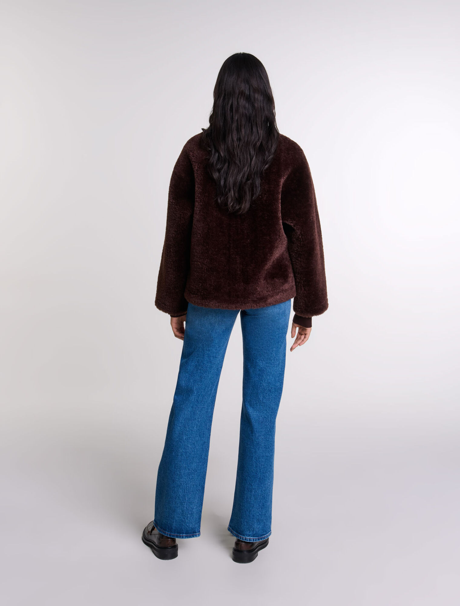 Manteau court en fausse fourrure