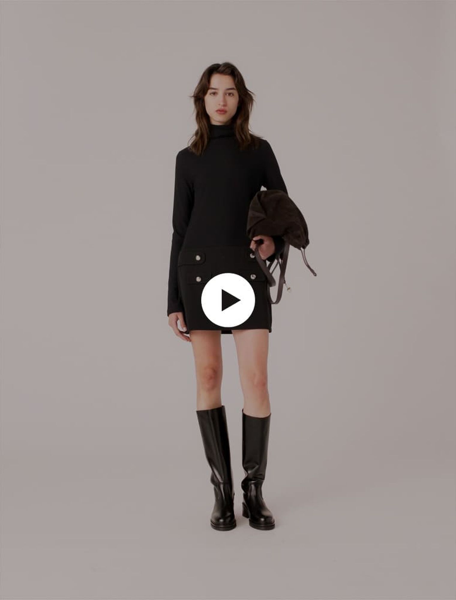Robe courte avec col montant