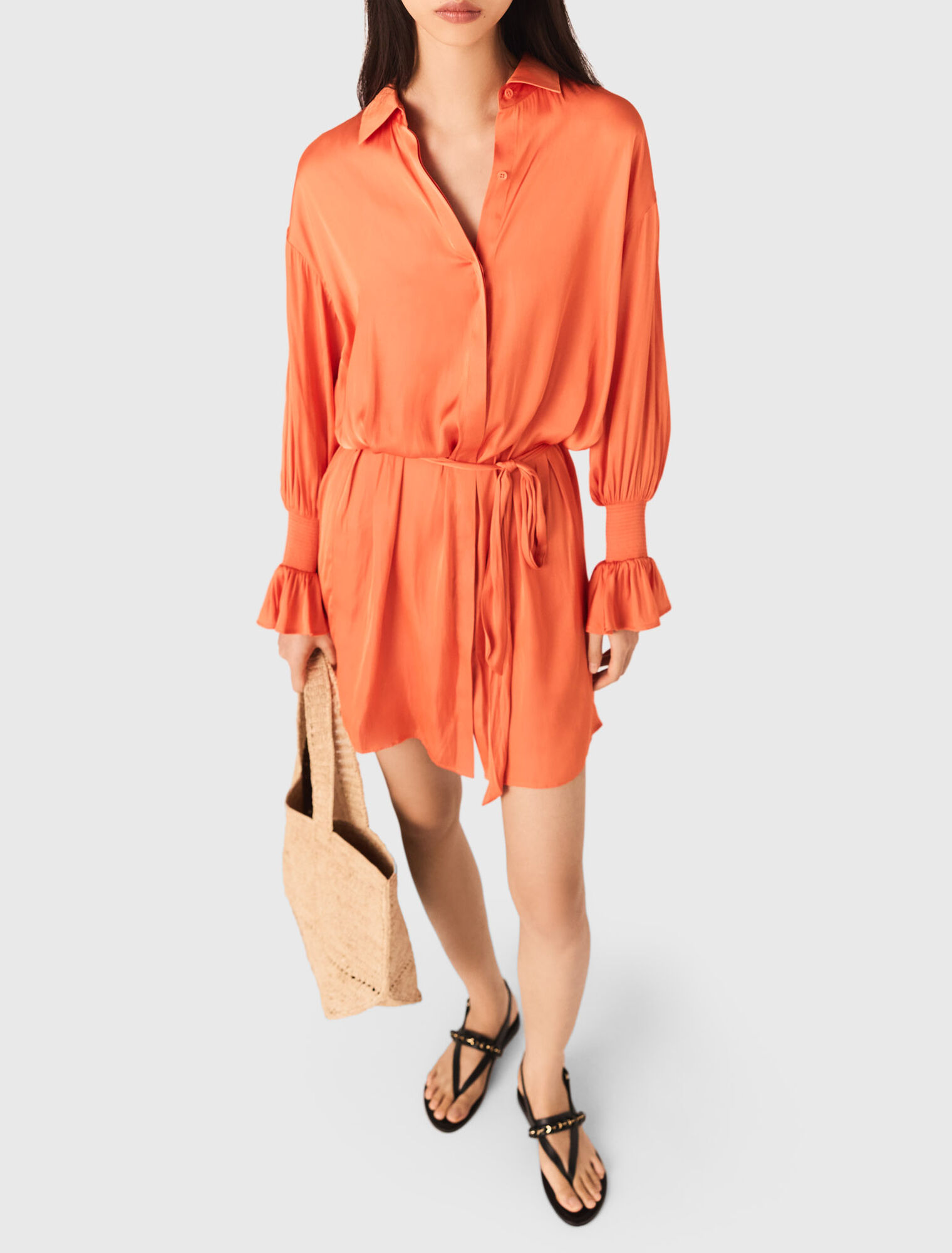 Robe courte satinée