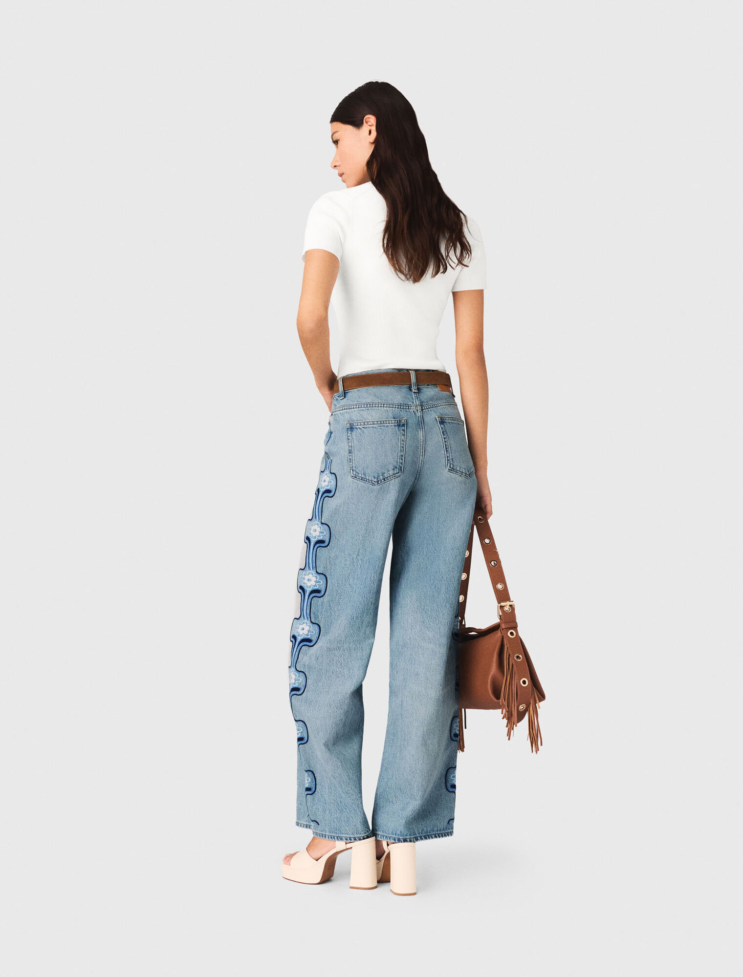 Jean large avec broderie florale