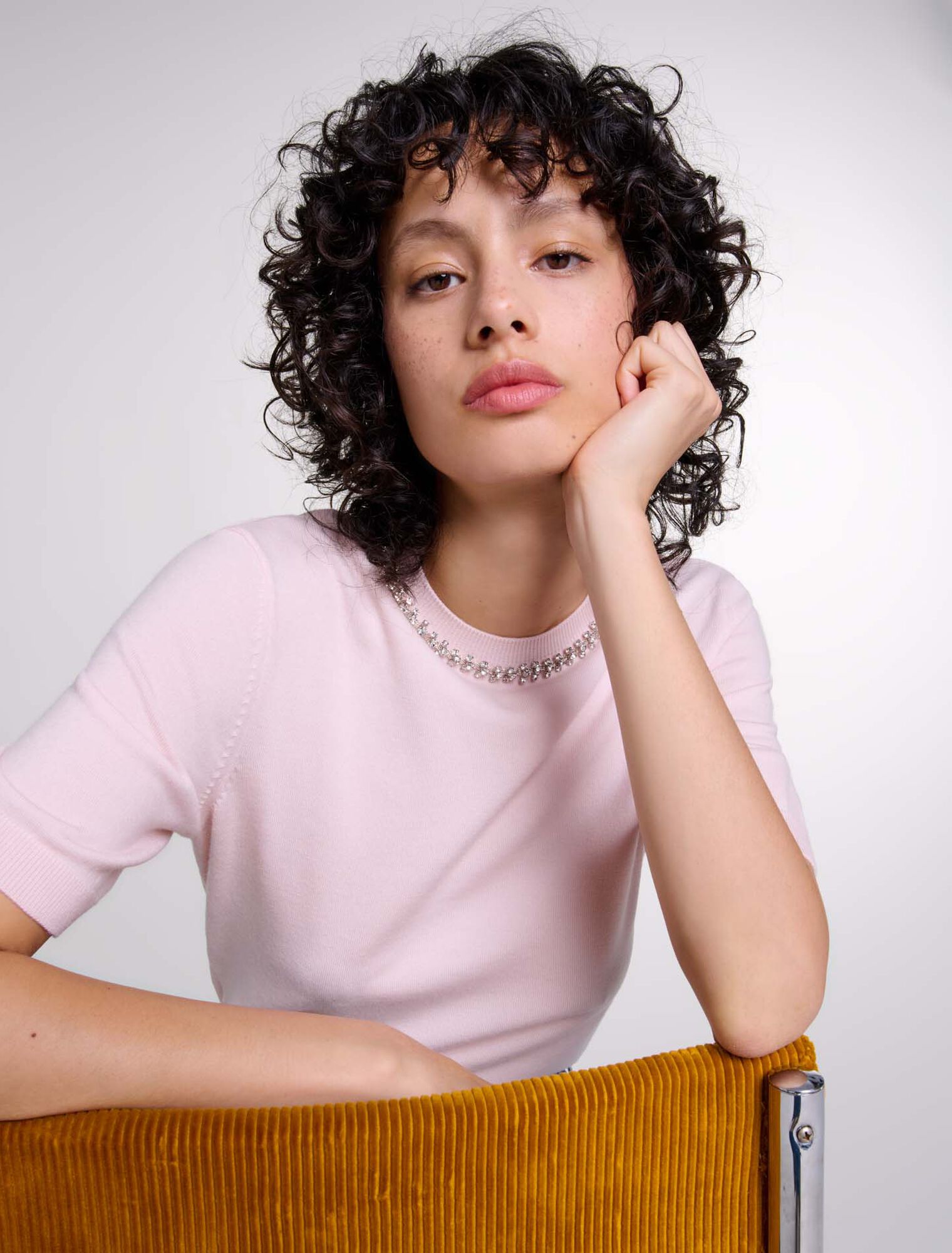 Pull court en maille avec strass