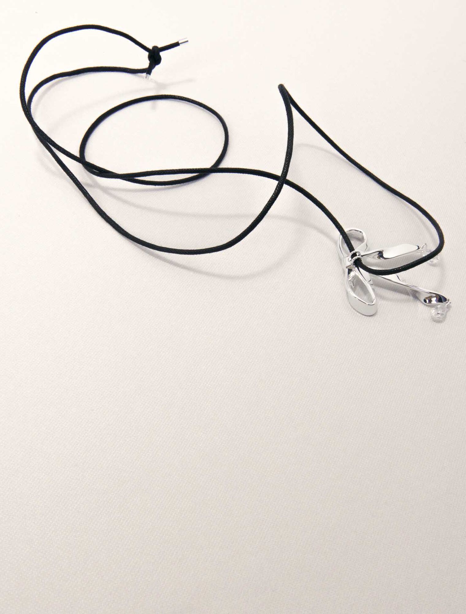Collier nœud argenté à nouer