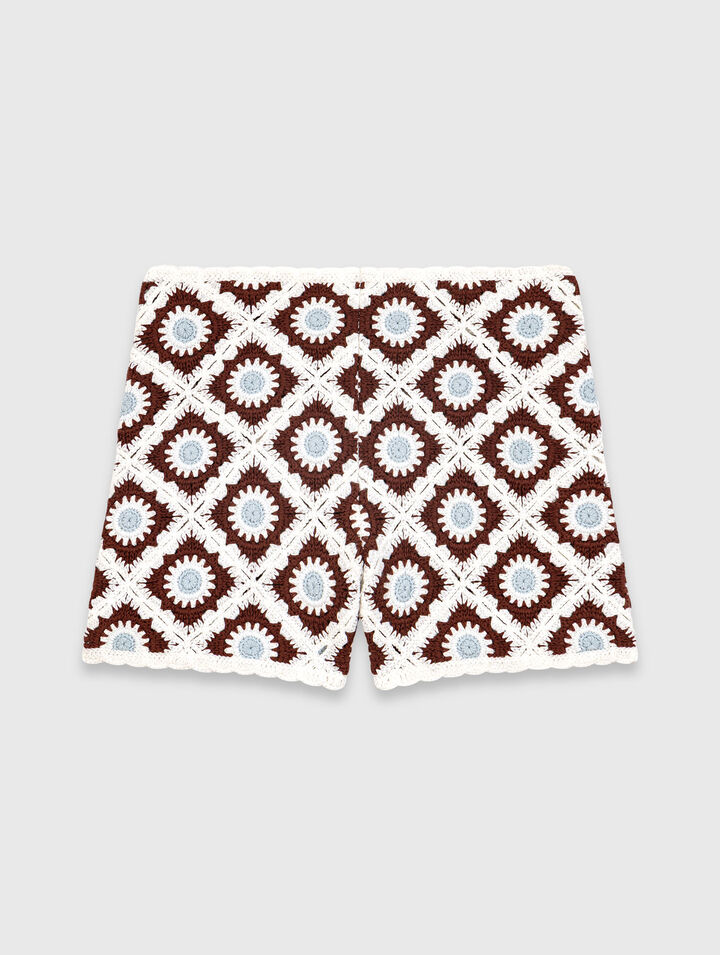 Short en crochet &agrave; motif floral