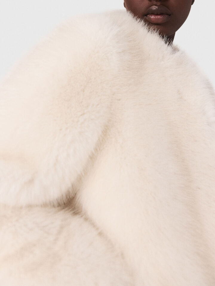 Blouson court en fausse fourrure