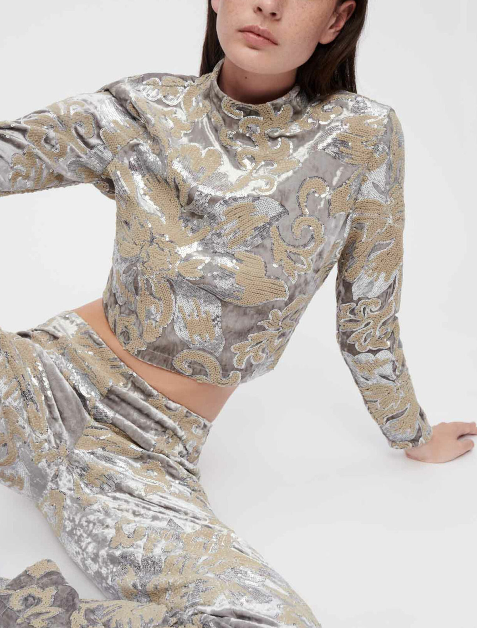 Crop top en velours rebrodé de sequins