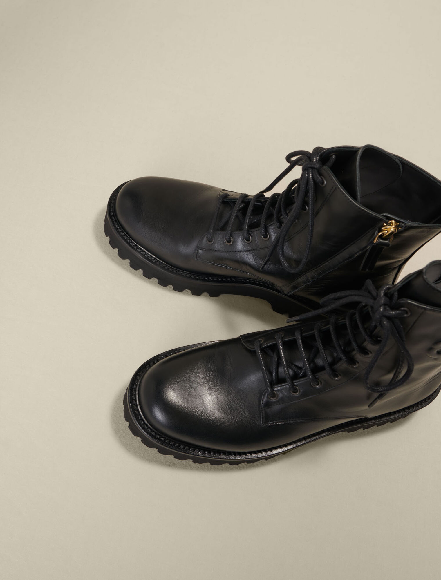 Boots à lacets en cuir noires