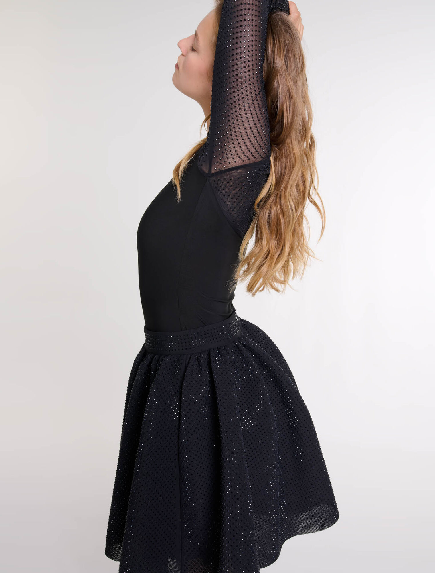 Jupe courte volumineuse à strass