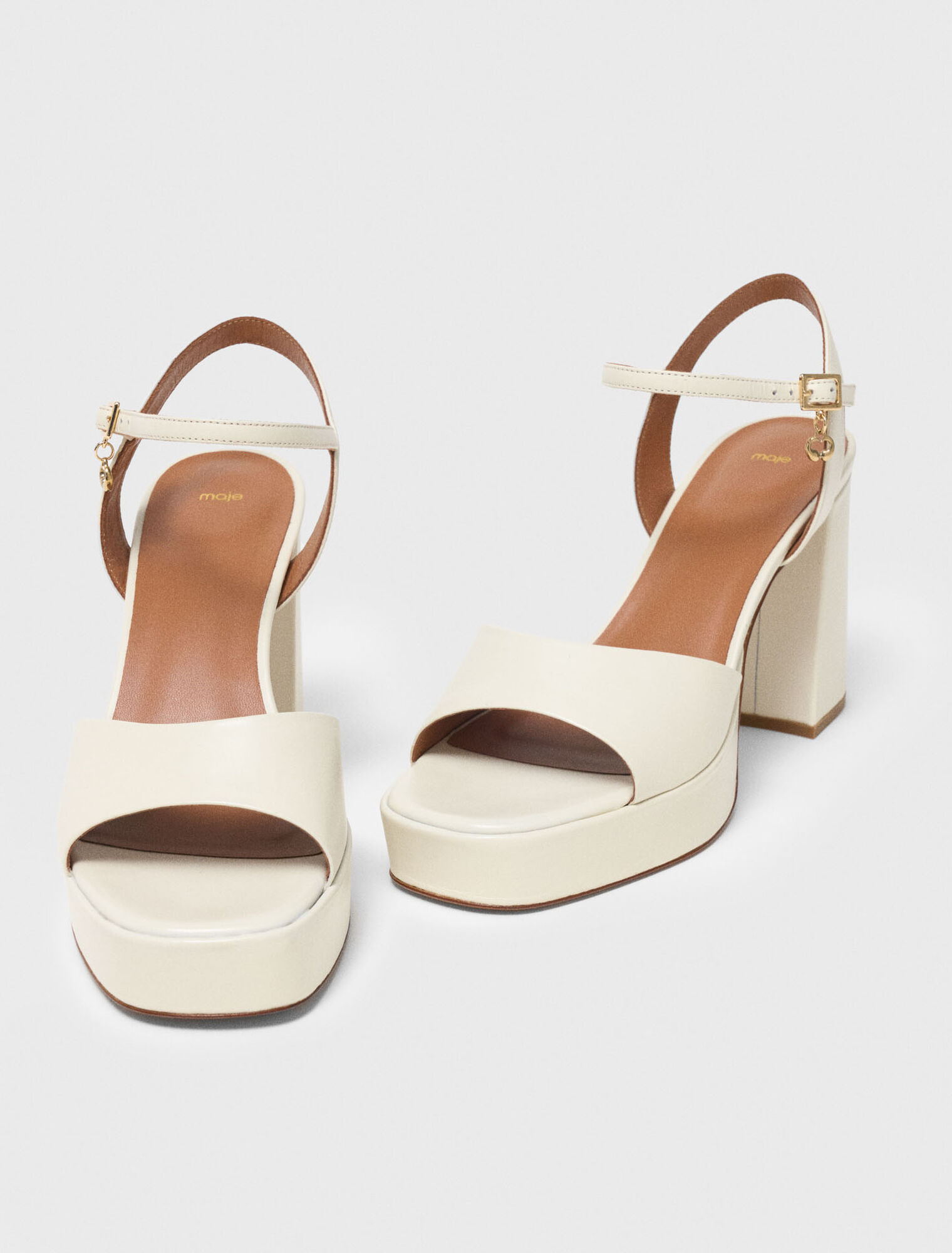 Sandales en cuir &agrave; plateforme