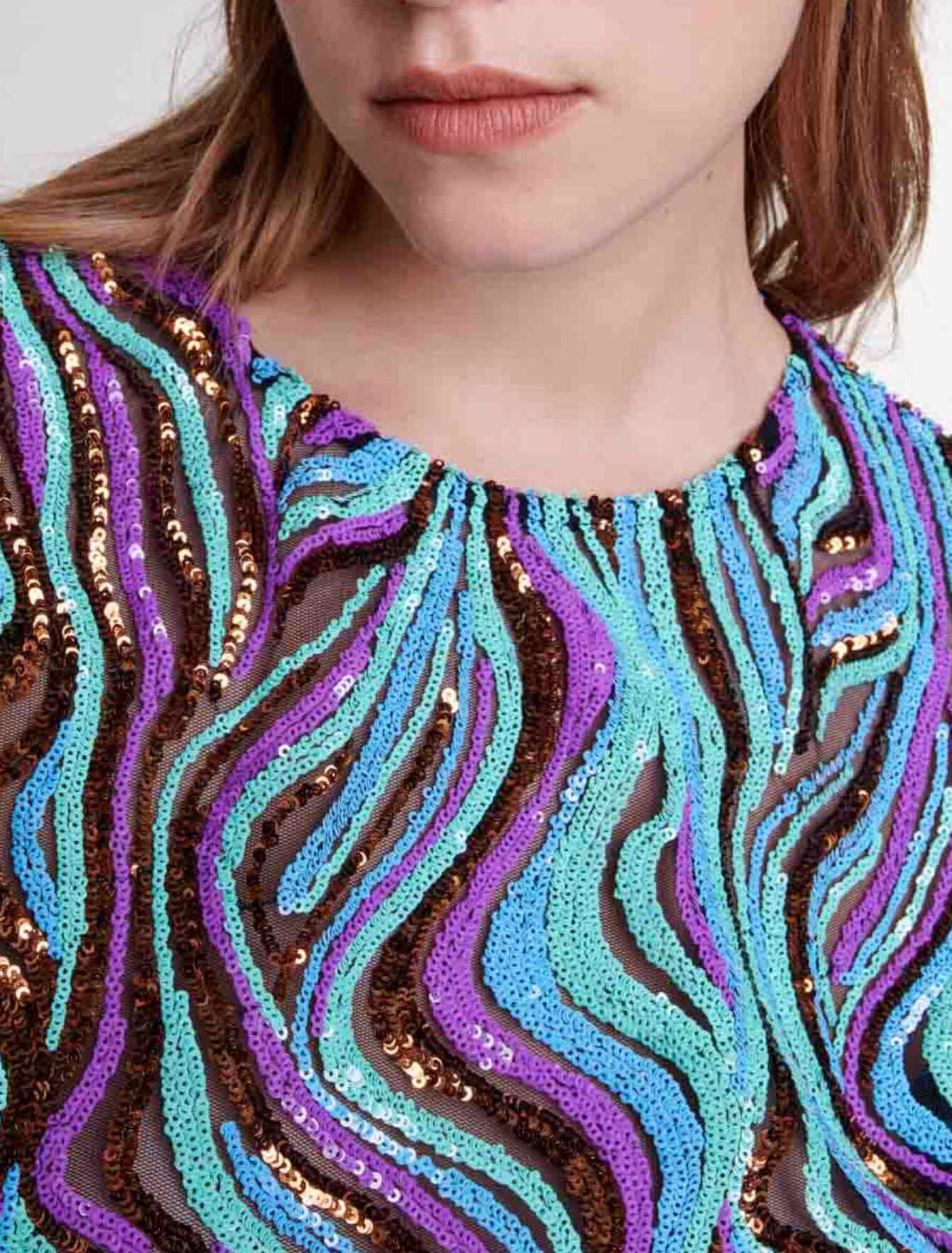 Robe courte trompe l'œil à sequins