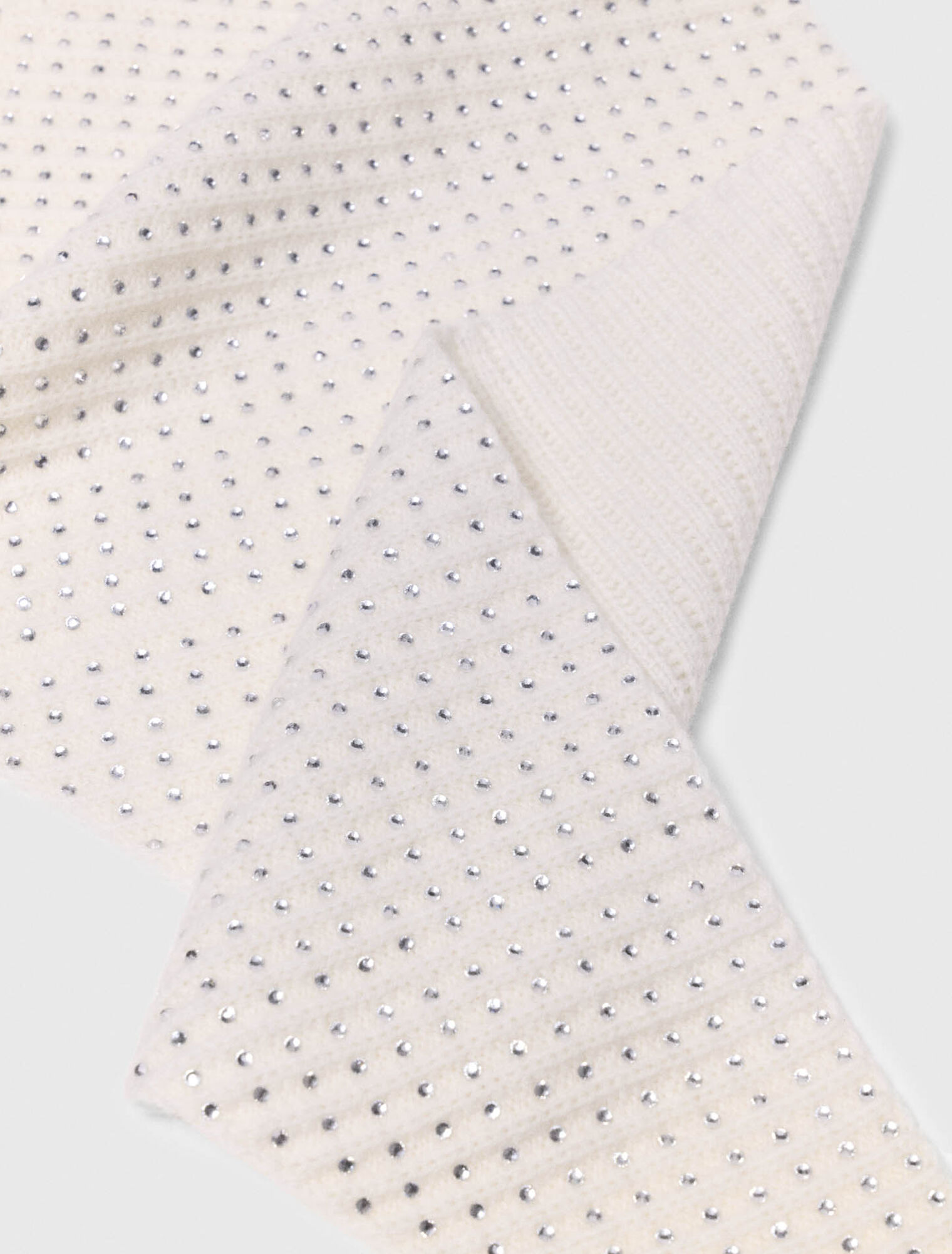 Echarpe triangle en laine strass&eacute;e